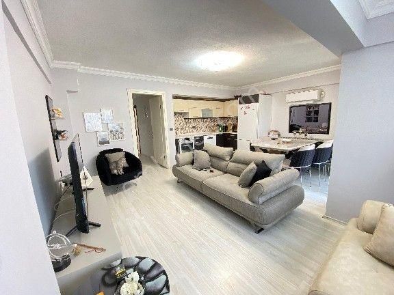 İzmir Seferihisar Ürkmez'in En Nadide Lokasyonun'da Plaja 200m 2+1 Satılık Daire