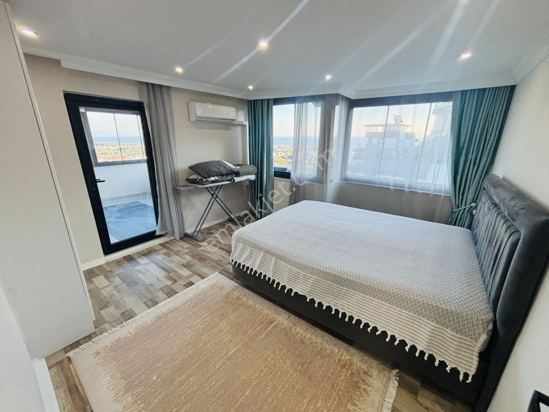 İzmir Seferihisar Atatürk Mahallesi’nde Eşyalı Deniz Manzaralı Havuzlu 4+2 Tripleks Yazlık Villa - Görsel 26