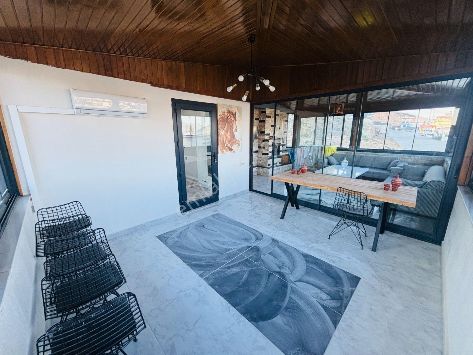 İzmir Seferihisar Atatürk Mahallesi’nde Eşyalı Deniz Manzaralı Havuzlu 4+2 Tripleks Yazlık Villa - Görsel 29