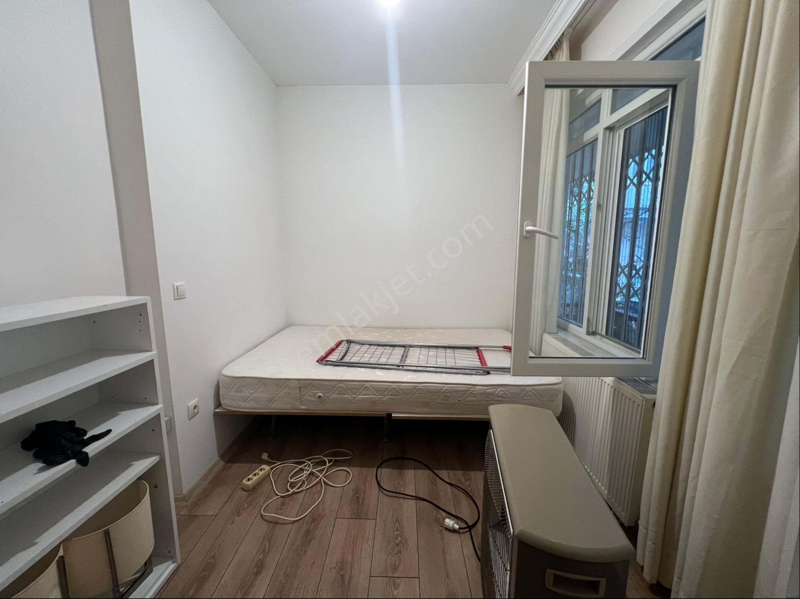 Oben'den Şenesenevler Kocayol Caddesi Üzerinde 1+1 Net 35 M² - Görsel 8