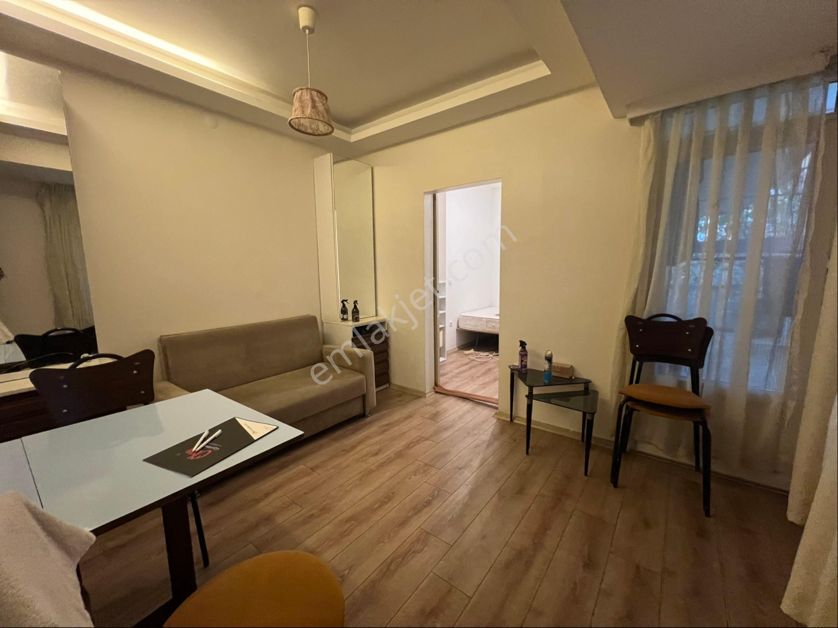 Oben'den Şenesenevler Kocayol Caddesi Üzerinde 1+1 Net 35 M² - Görsel 2