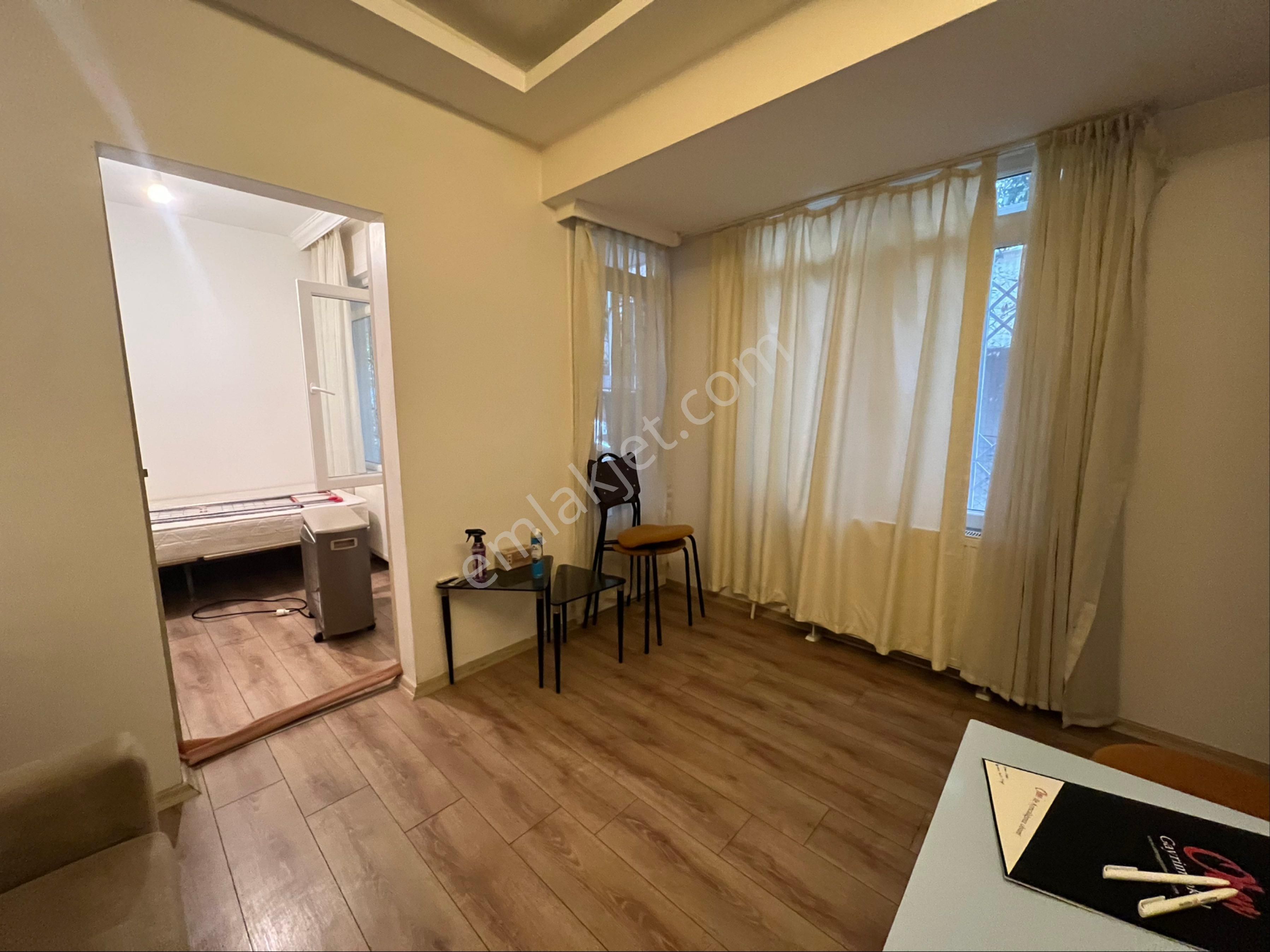 Oben'den Şenesenevler Kocayol Caddesi Üzerinde 1+1 Net 35 M² - Görsel 6