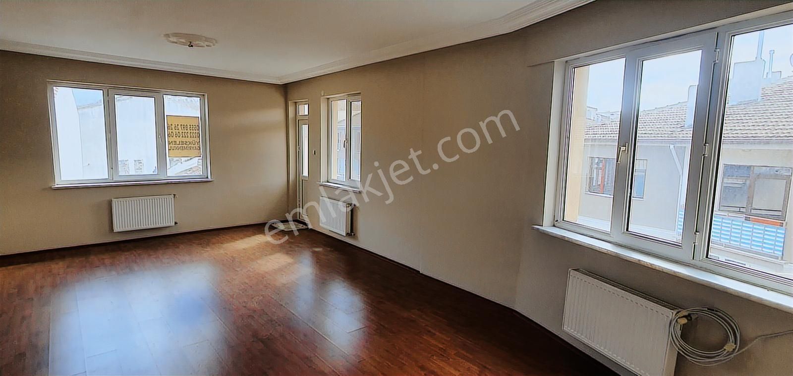 Bahçelievler Mahallesi Sakarya Caddesi Yakını Satılık Geniş 3+1 - Görsel 9