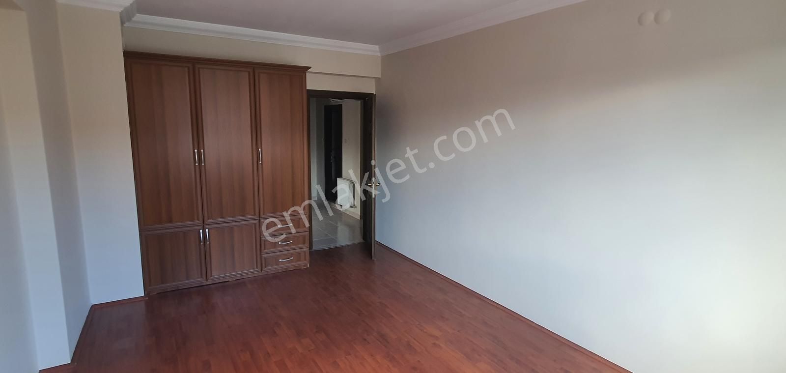 Bahçelievler Mahallesi Sakarya Caddesi Yakını Satılık Geniş 3+1 - Görsel 14