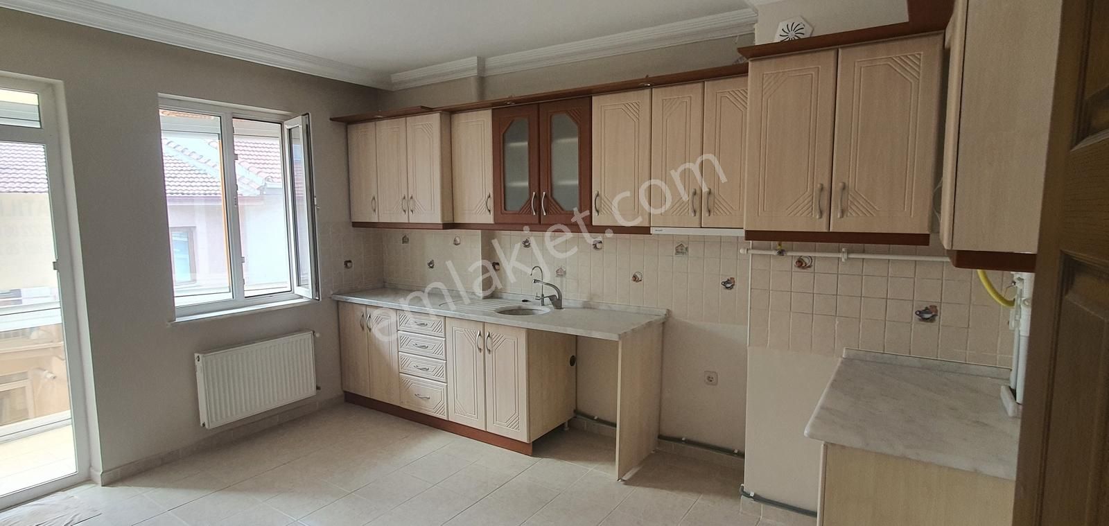 Bahçelievler Mahallesi Sakarya Caddesi Yakını Satılık Geniş 3+1 - Görsel 11