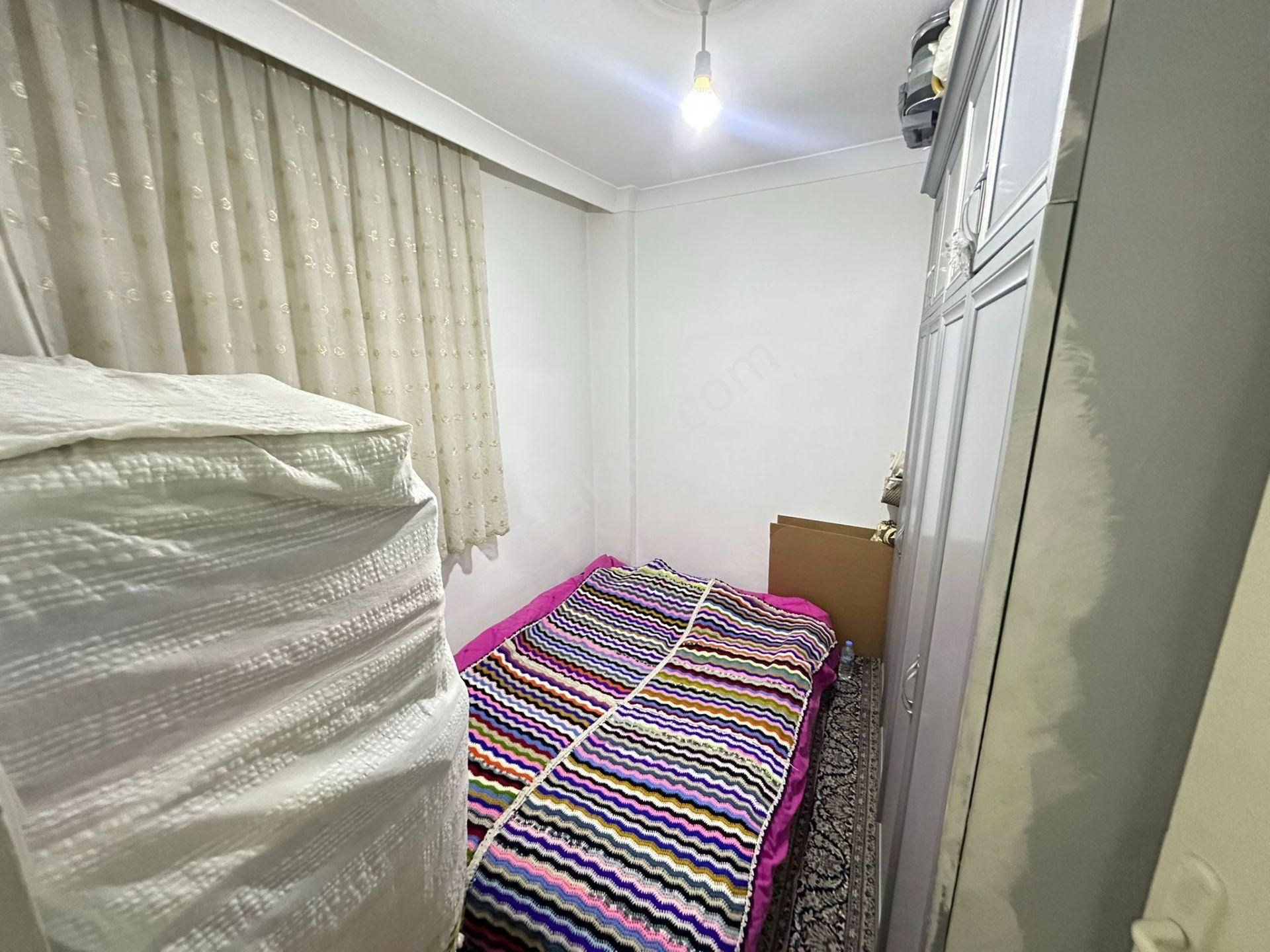 Yunus Emre Caddesi + Basın Caddesi Yakını Orta Kat 3+1 Ön Cephe - Görsel 6