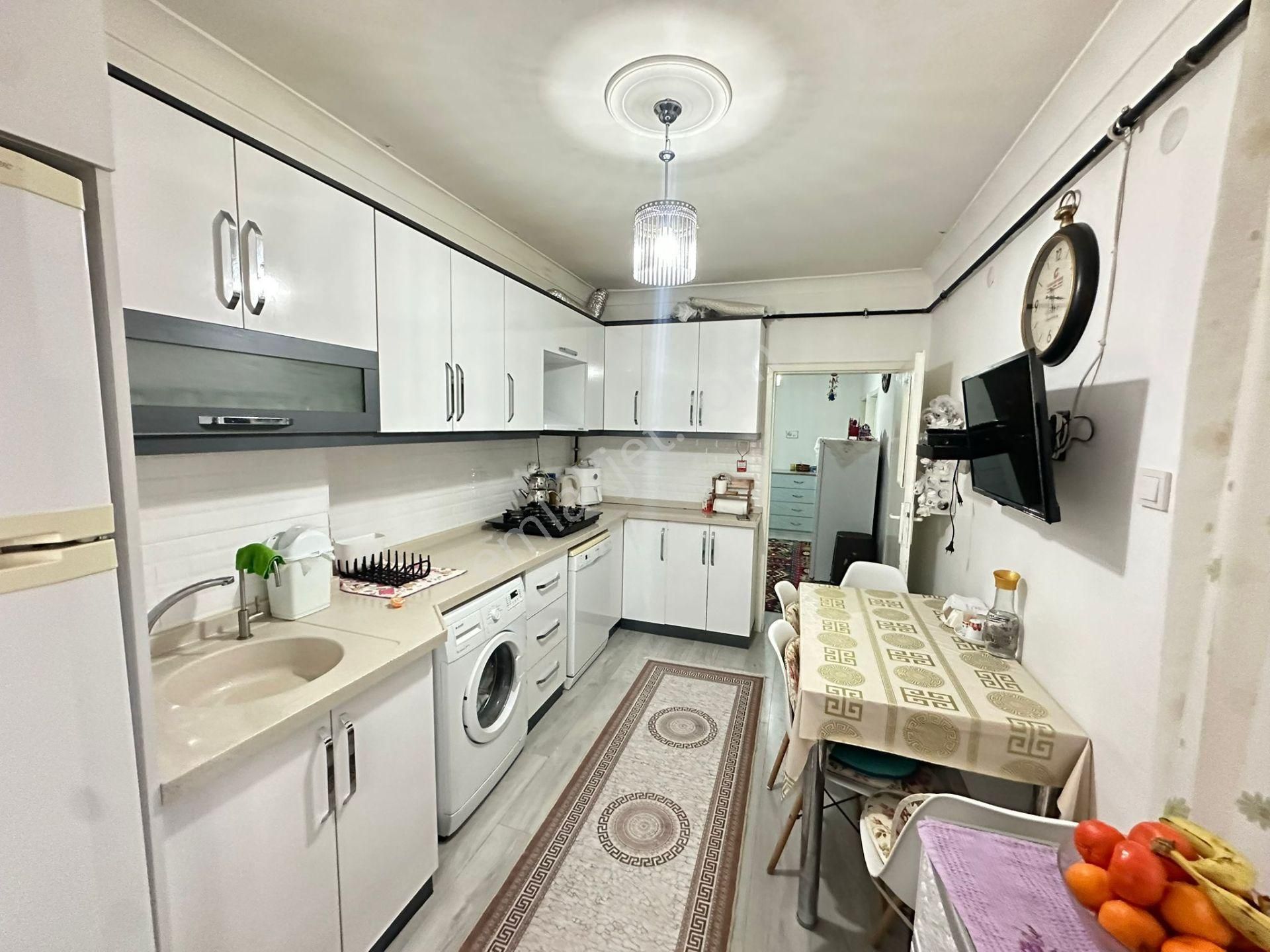 Yunus Emre Caddesi + Basın Caddesi Yakını Orta Kat 3+1 Ön Cephe - Görsel 17