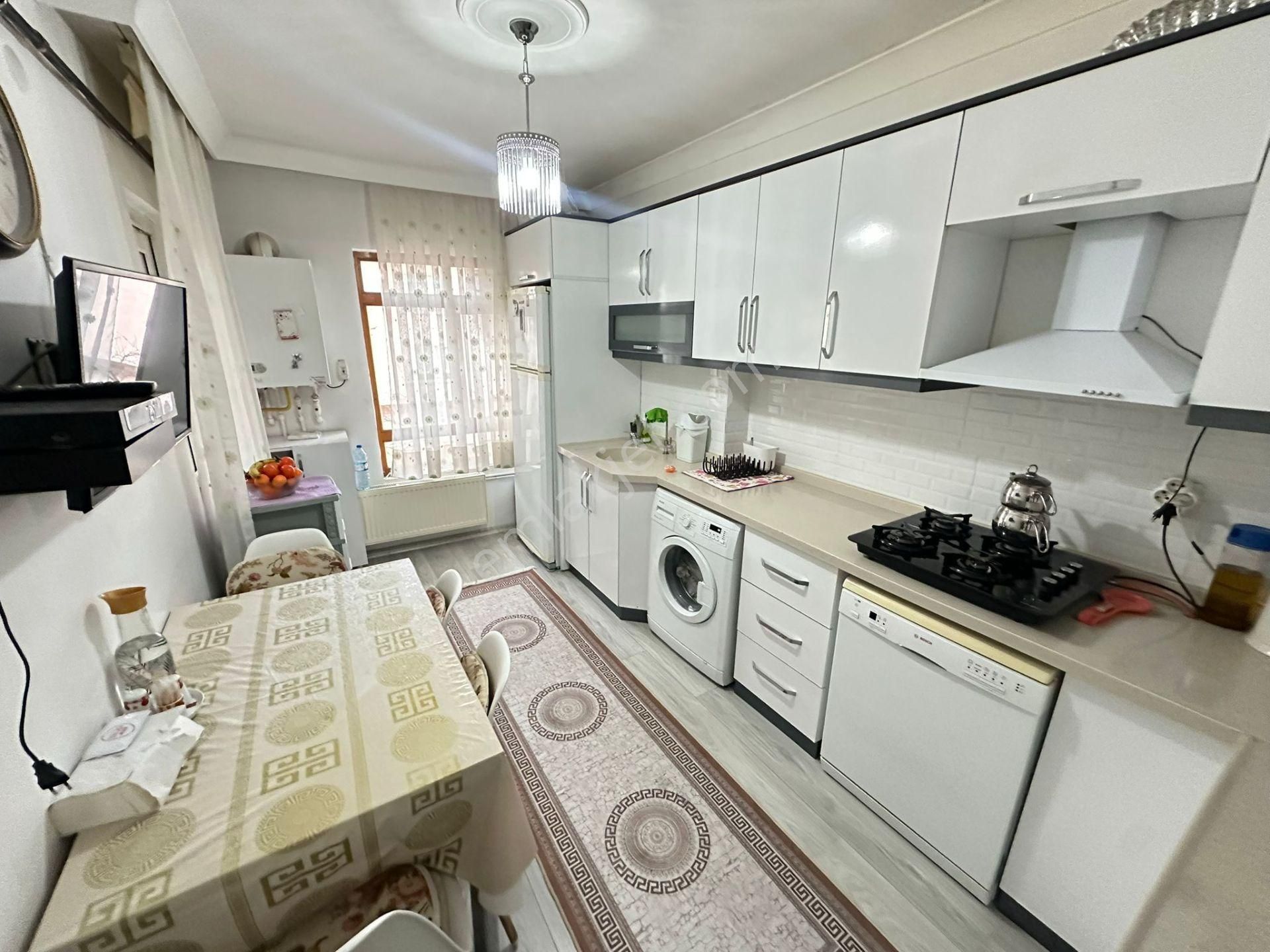 Yunus Emre Caddesi + Basın Caddesi Yakını Orta Kat 3+1 Ön Cephe - Görsel 7