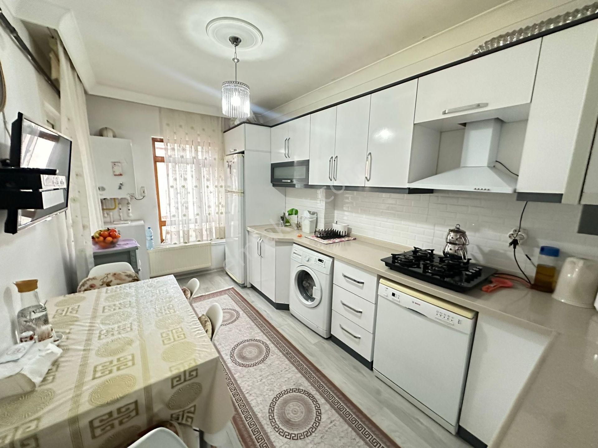 Yunus Emre Caddesi + Basın Caddesi Yakını Orta Kat 3+1 Ön Cephe - Görsel 3