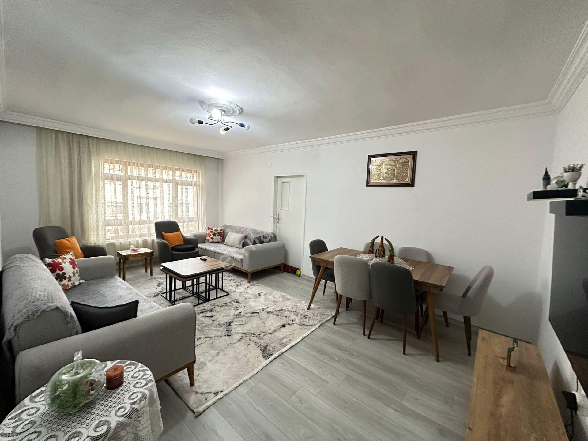 Yunus Emre Caddesi + Basın Caddesi Yakını Orta Kat 3+1 Ön Cephe - Görsel 14