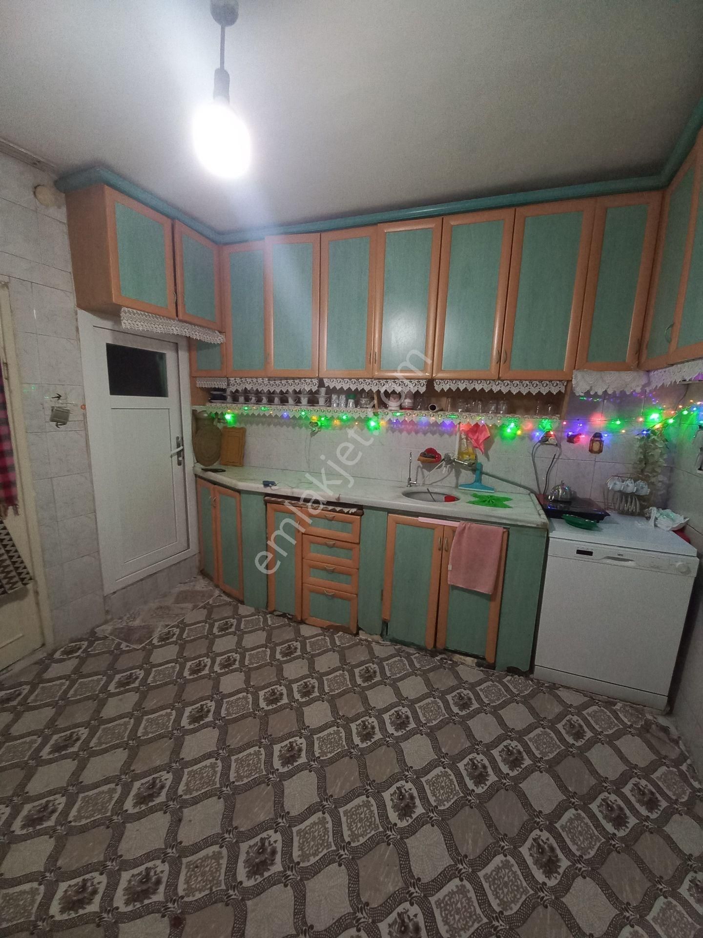 İzmir Bornova Zafer'de Satılık 2.katlı Bina - Görsel 11