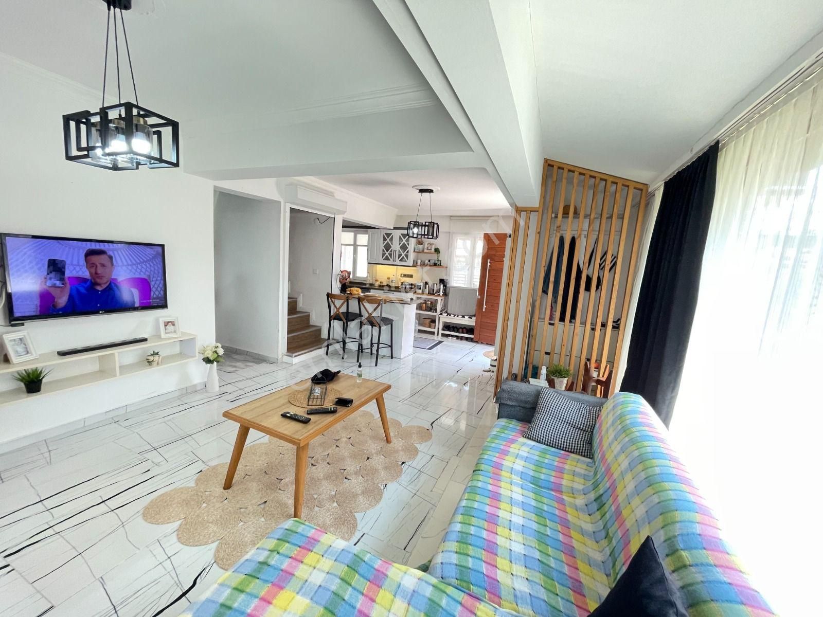 İzmir Seferihisar Doğanbey'de Otoparklı Geniş Bahçeli Ferah Satılık 3+1 Villa - Görsel 9