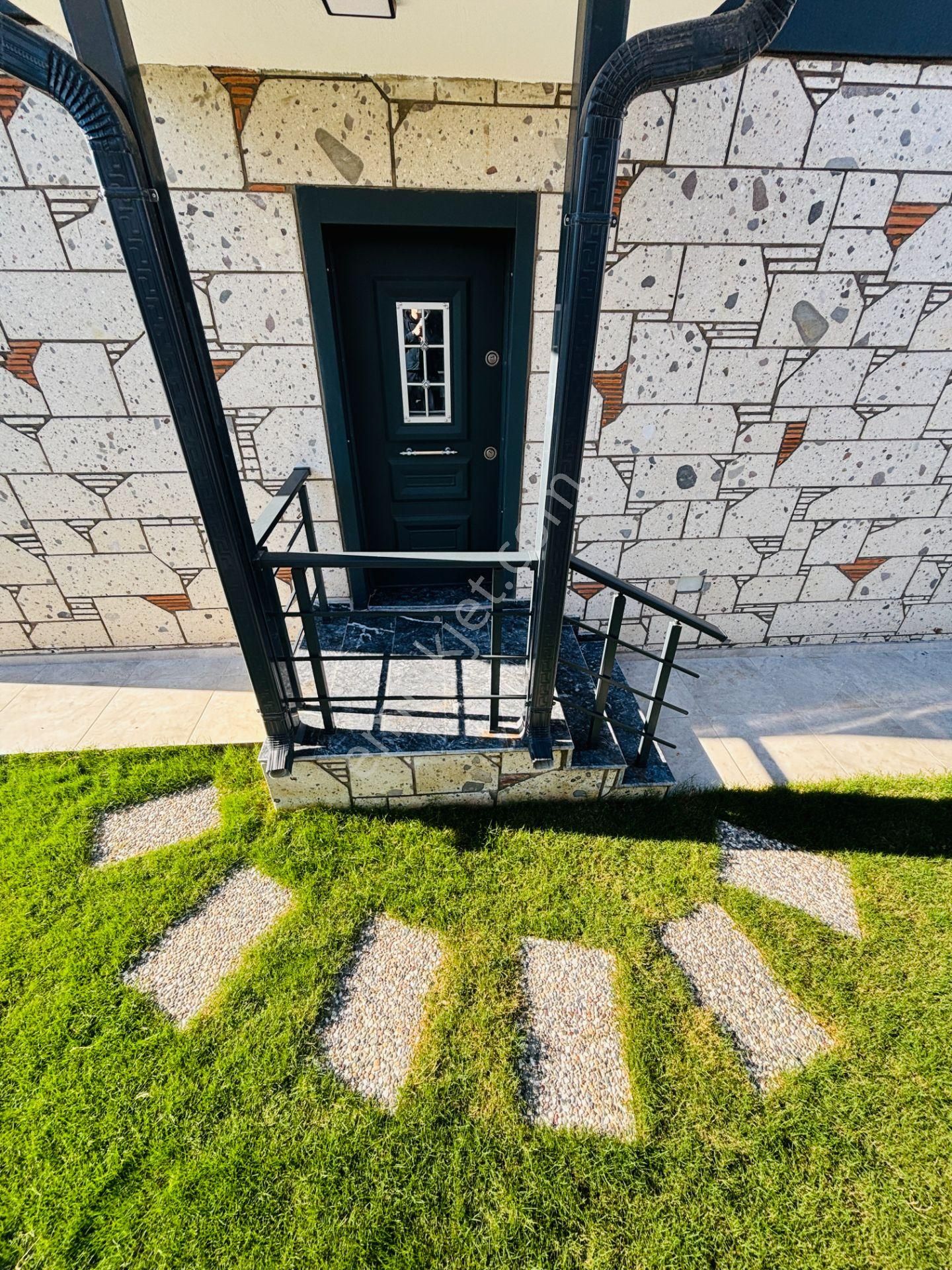 İzmir Seferihisar Doğanbey'de Bağımsız Havuzlu Geniş Bahçeli Satılık 3+1 Villa - Görsel 11