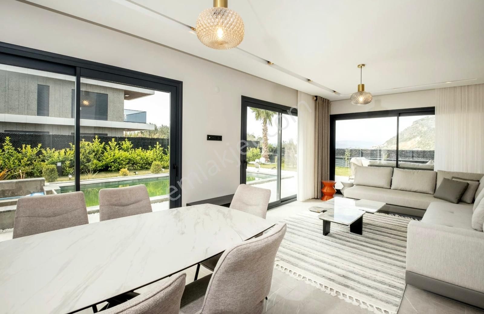 Kuşadası'nda Satılık Özel Havuz, Doğalgazlı 4+1 Müstakil Villa - Görsel 11