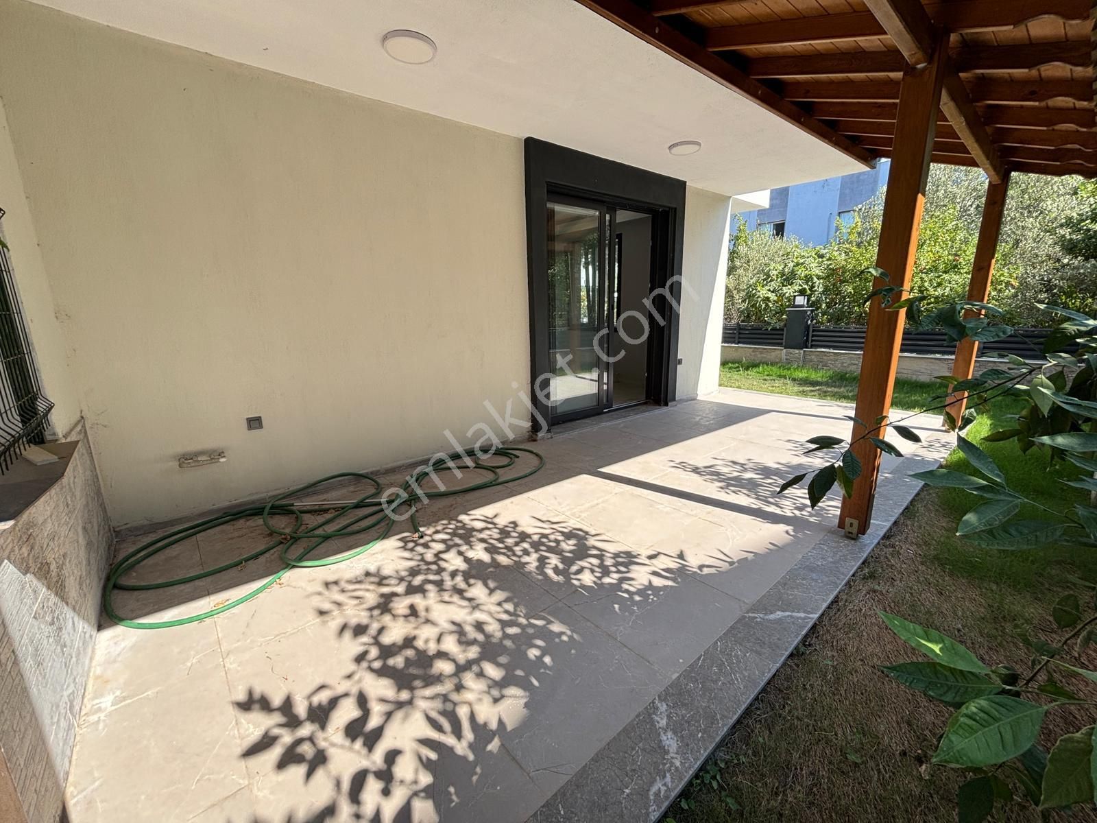 İzmir Seferihisr Payamlı Merkez'de Plaja 400m Bahçeli Satılık 4+1 Villa - Görsel 9