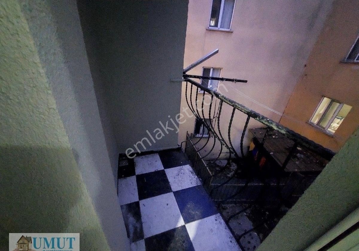 Gaziosmanpaşa Küçükköy Yeni Mah De Acil Satılık Daire 3.kat 2+1 85 M2 - Görsel 8