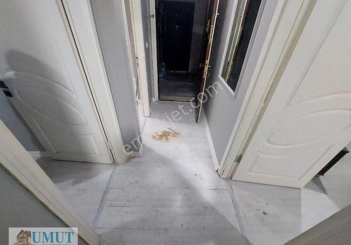 Gaziosmanpaşa Küçükköy Yeni Mah De Acil Satılık Daire 3.kat 2+1 85 M2 - Görsel 11