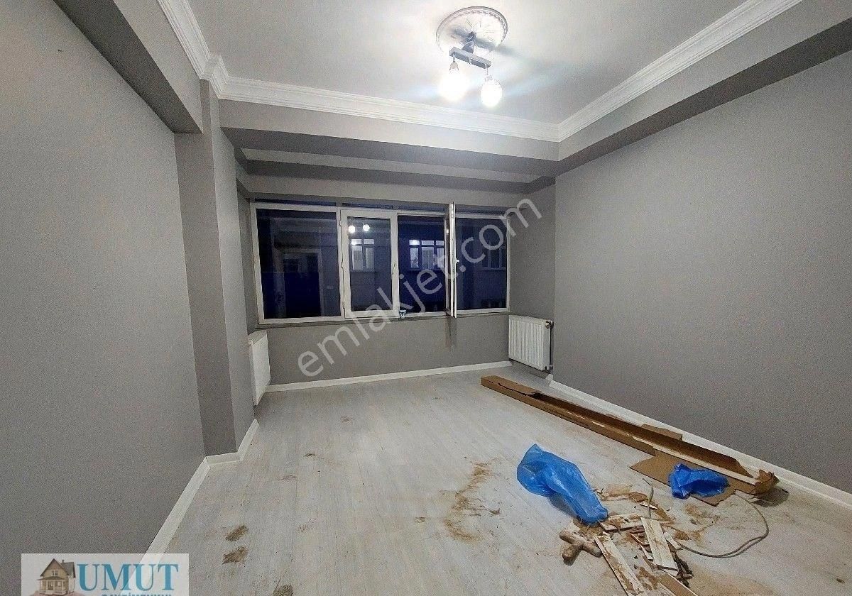 Gaziosmanpaşa Küçükköy Yeni Mah De Acil Satılık Daire 3.kat 2+1 85 M2 - Görsel 2