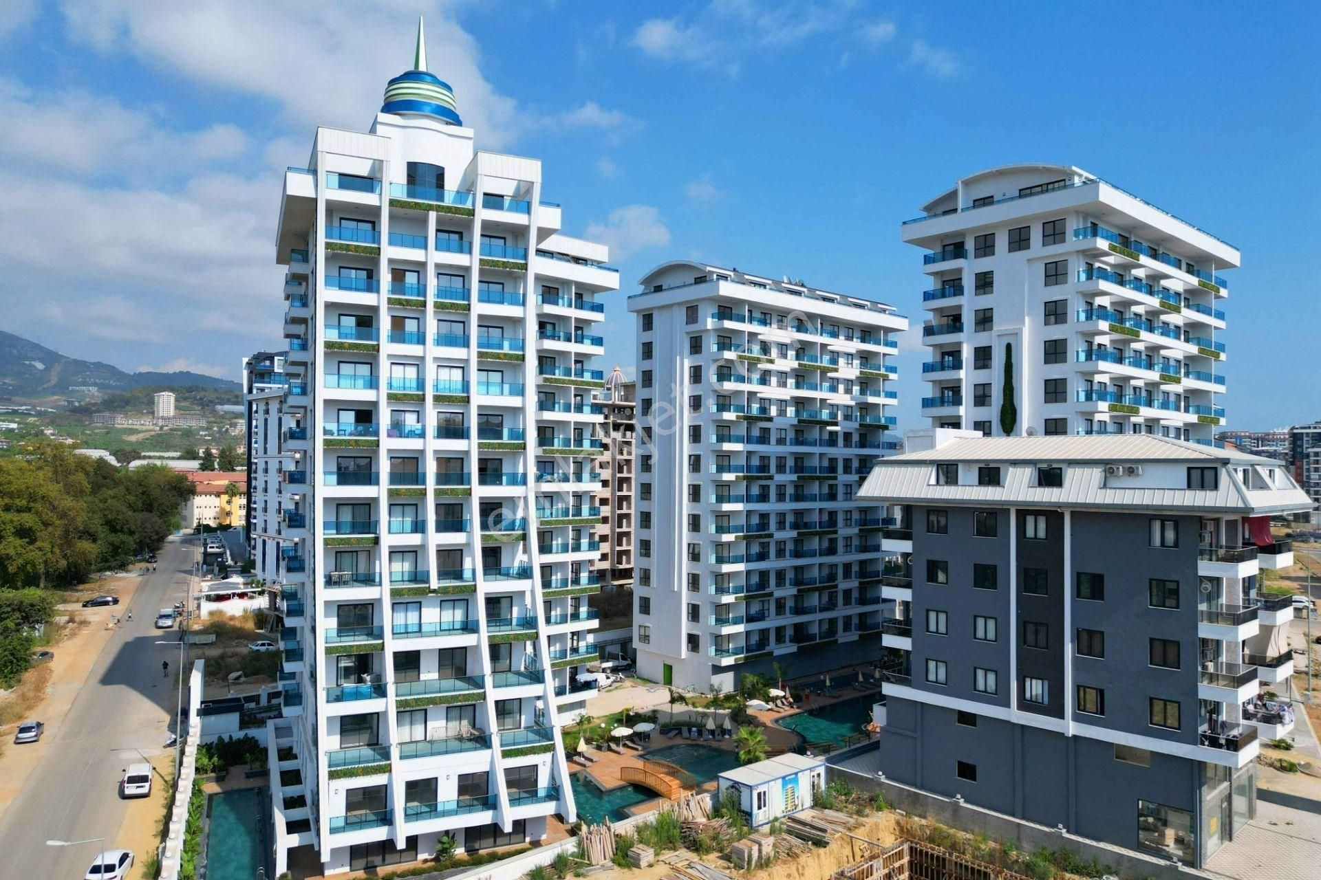 Alanya / Mahmutlar | Sosyal Alanlı Sitede | 1+1 Satılık Daire