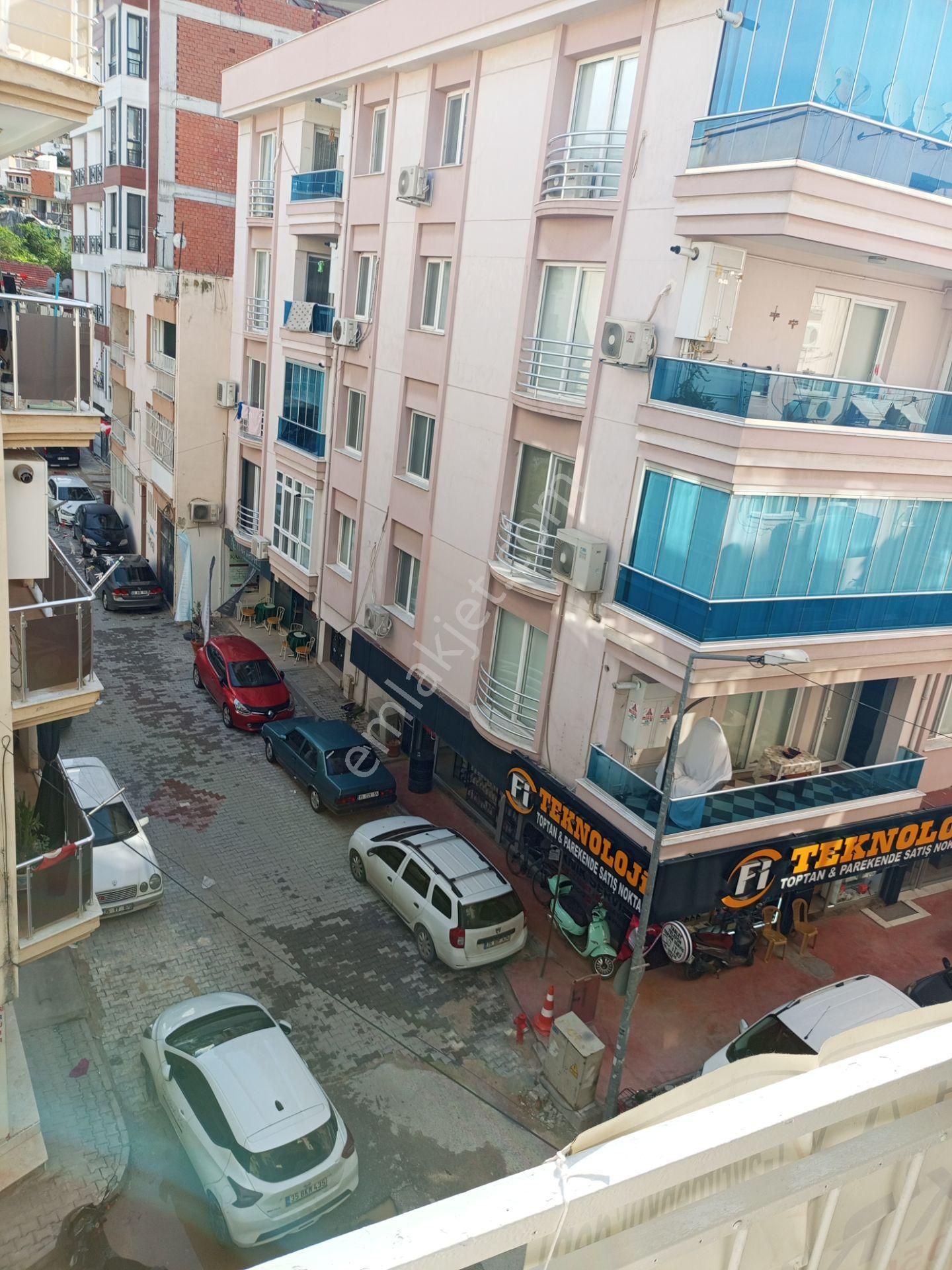 Menemen Kasımpaşa Mahallesinde Çarşı Merkez De Kiralık 2+1 Ara Kat Daire - Görsel 3