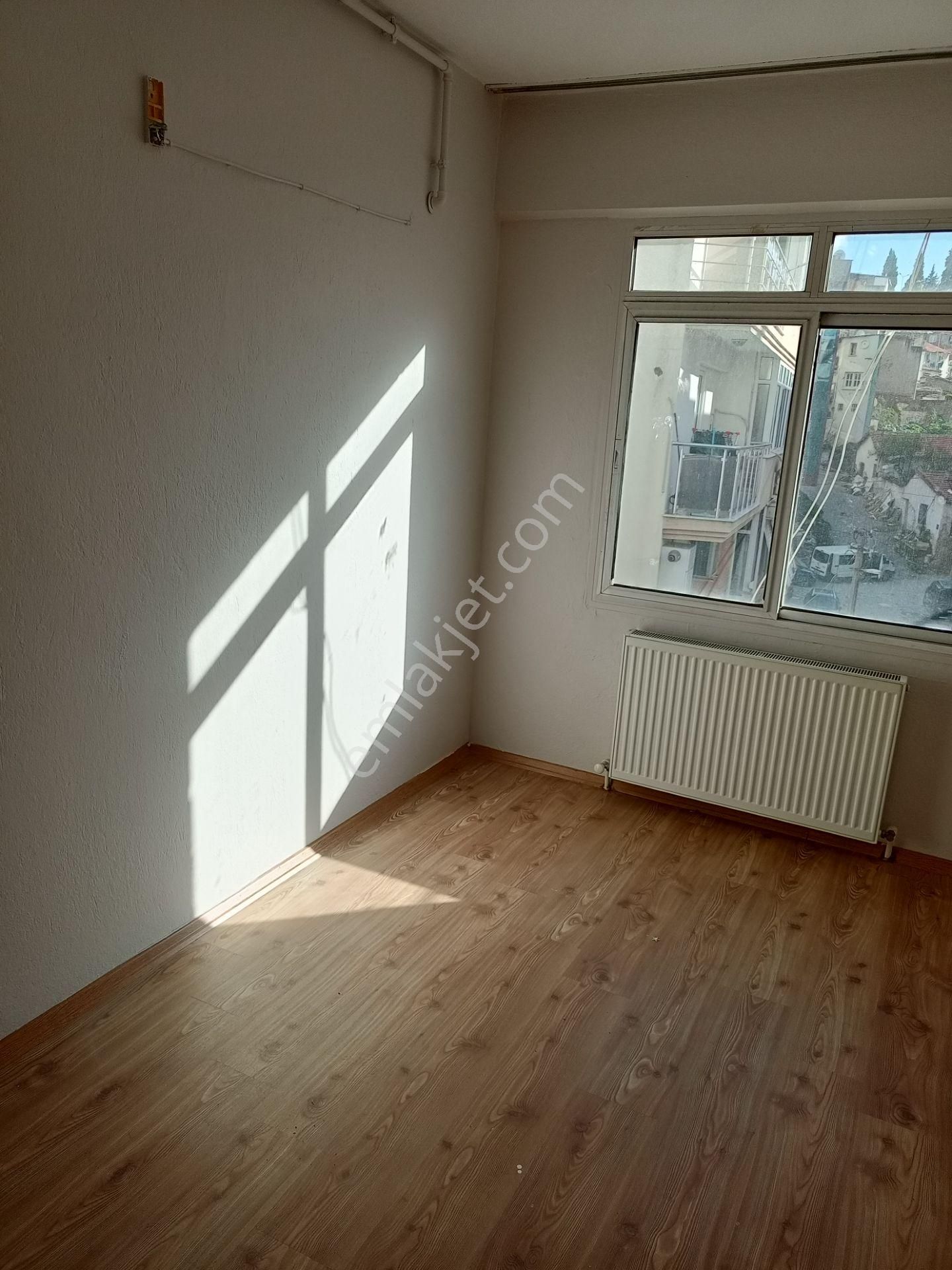 Menemen Kasımpaşa Mahallesinde Çarşı Merkez De Kiralık 2+1 Ara Kat Daire - Görsel 6