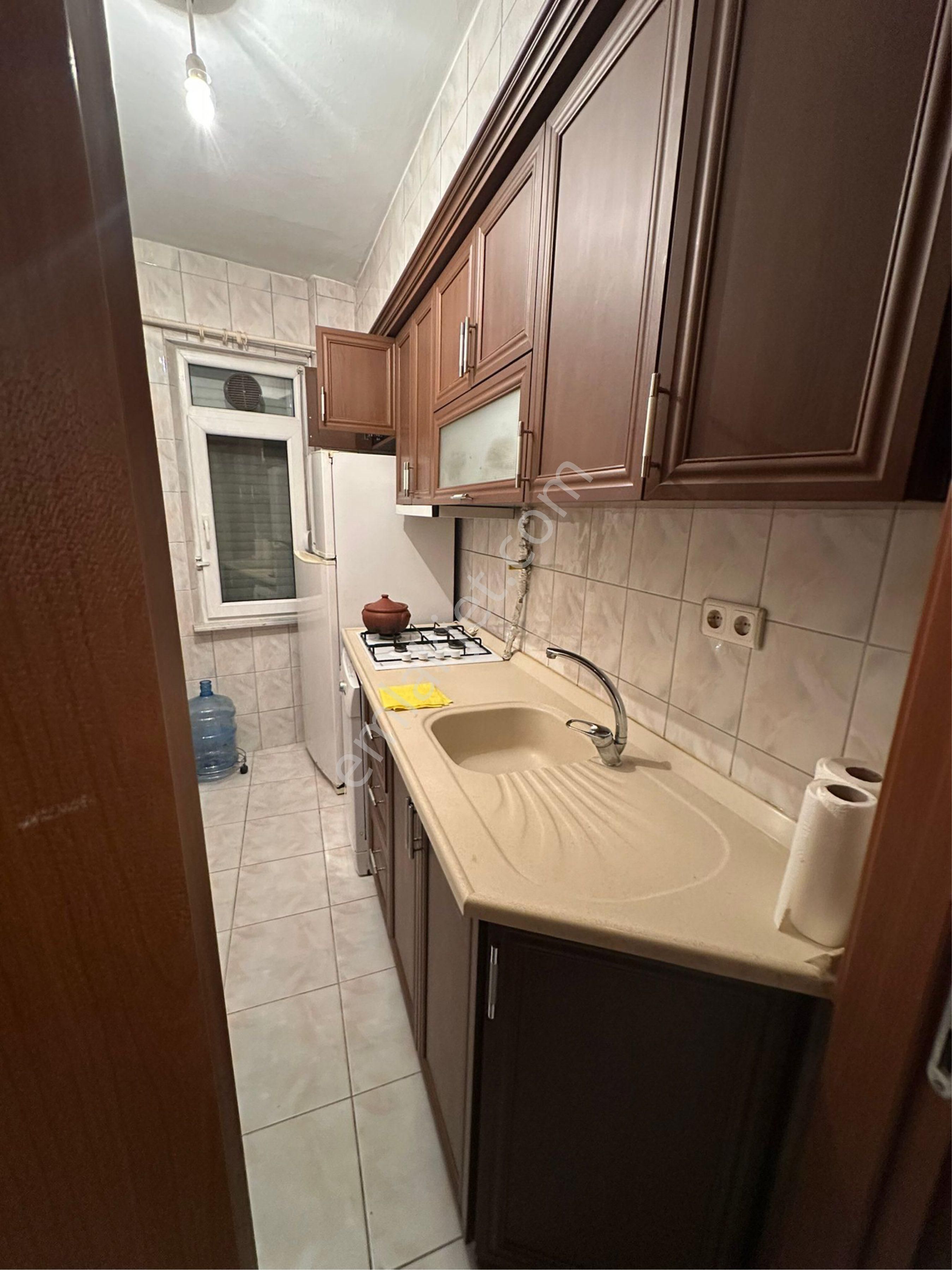 Ecem Emlaktan Kocamustafapaşa Perşembe Pazarı Mevkiinde Yüksek Giriş - Görsel 5