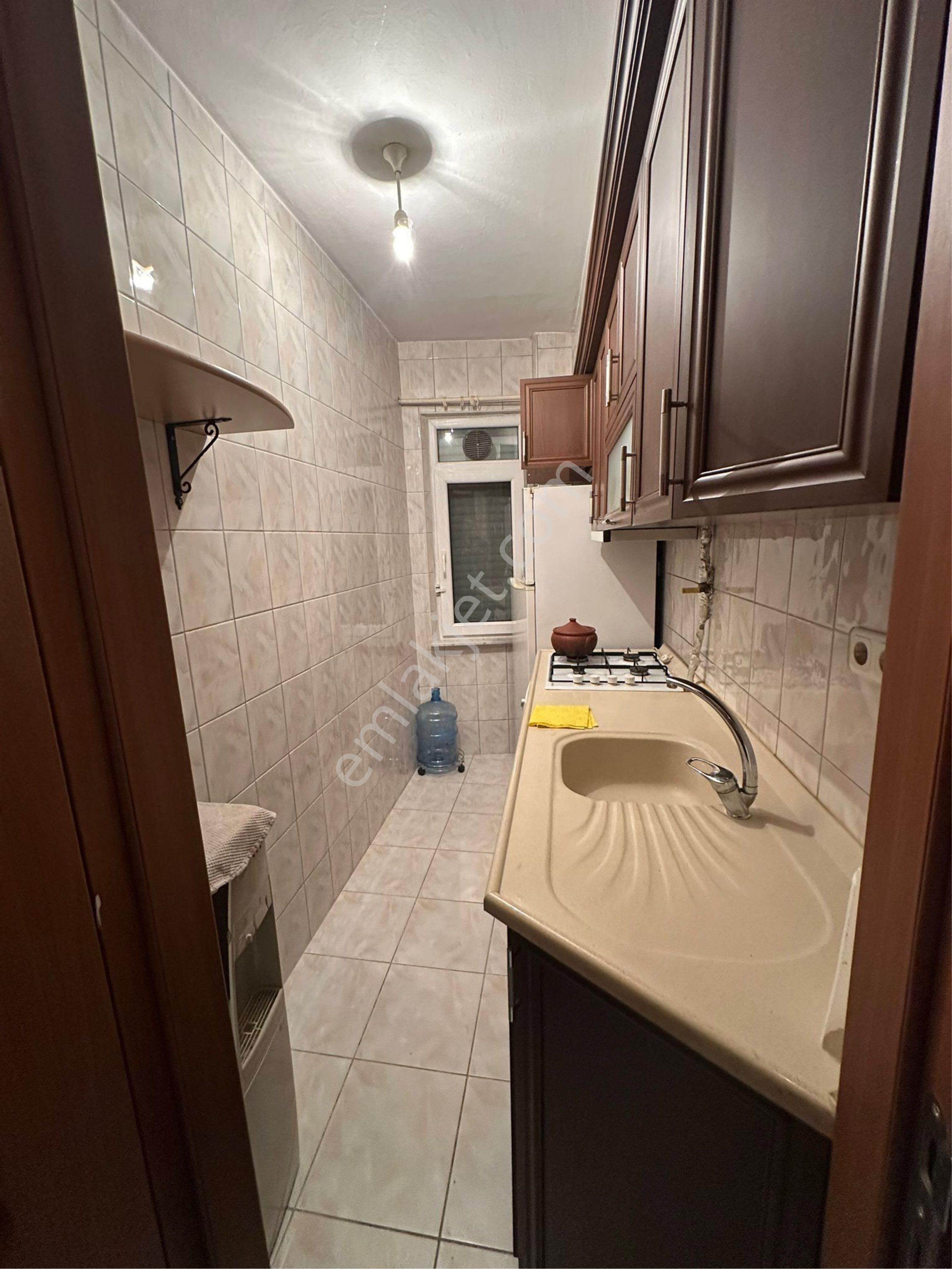 Ecem Emlaktan Kocamustafapaşa Perşembe Pazarı Mevkiinde Yüksek Giriş - Görsel 6