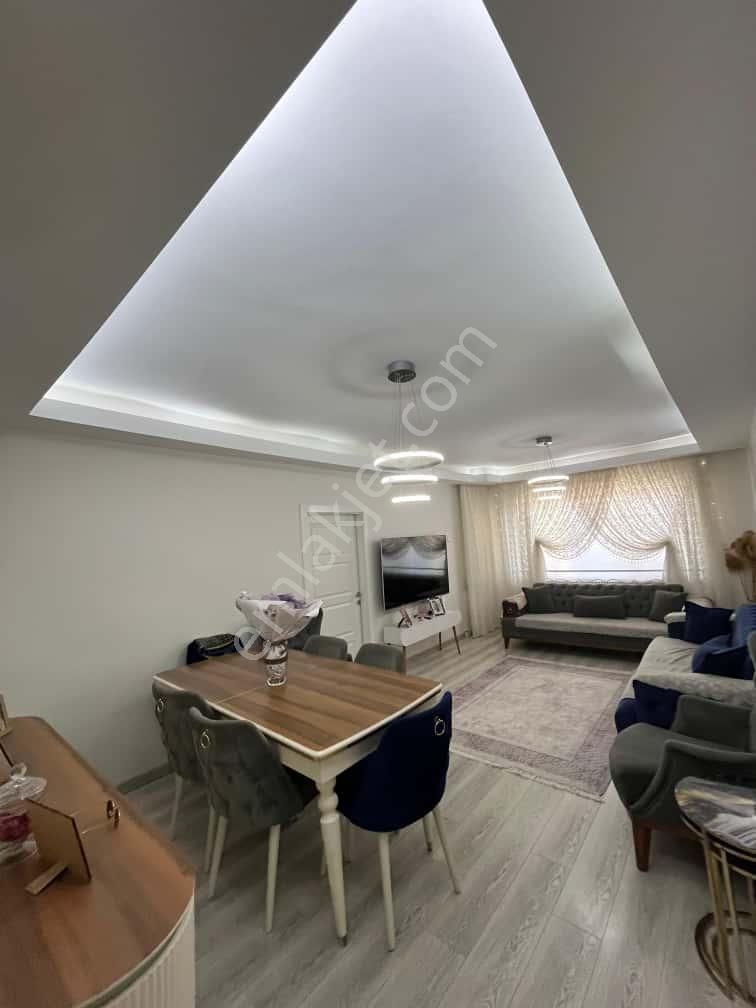 Emlak Danışmanım'dan Sincan Merkezi Konumda Full Yapılı Krediye Uygun Satılık Daire