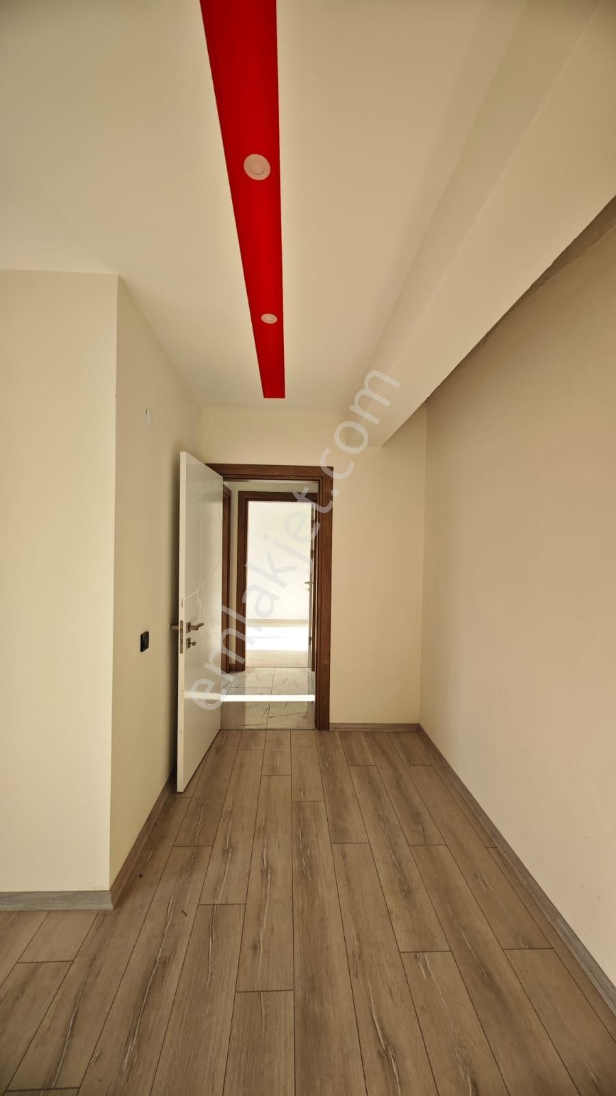 Ege Mahallesi'nde 3+1 Ara Kat Site İçi Daire - Görsel 12