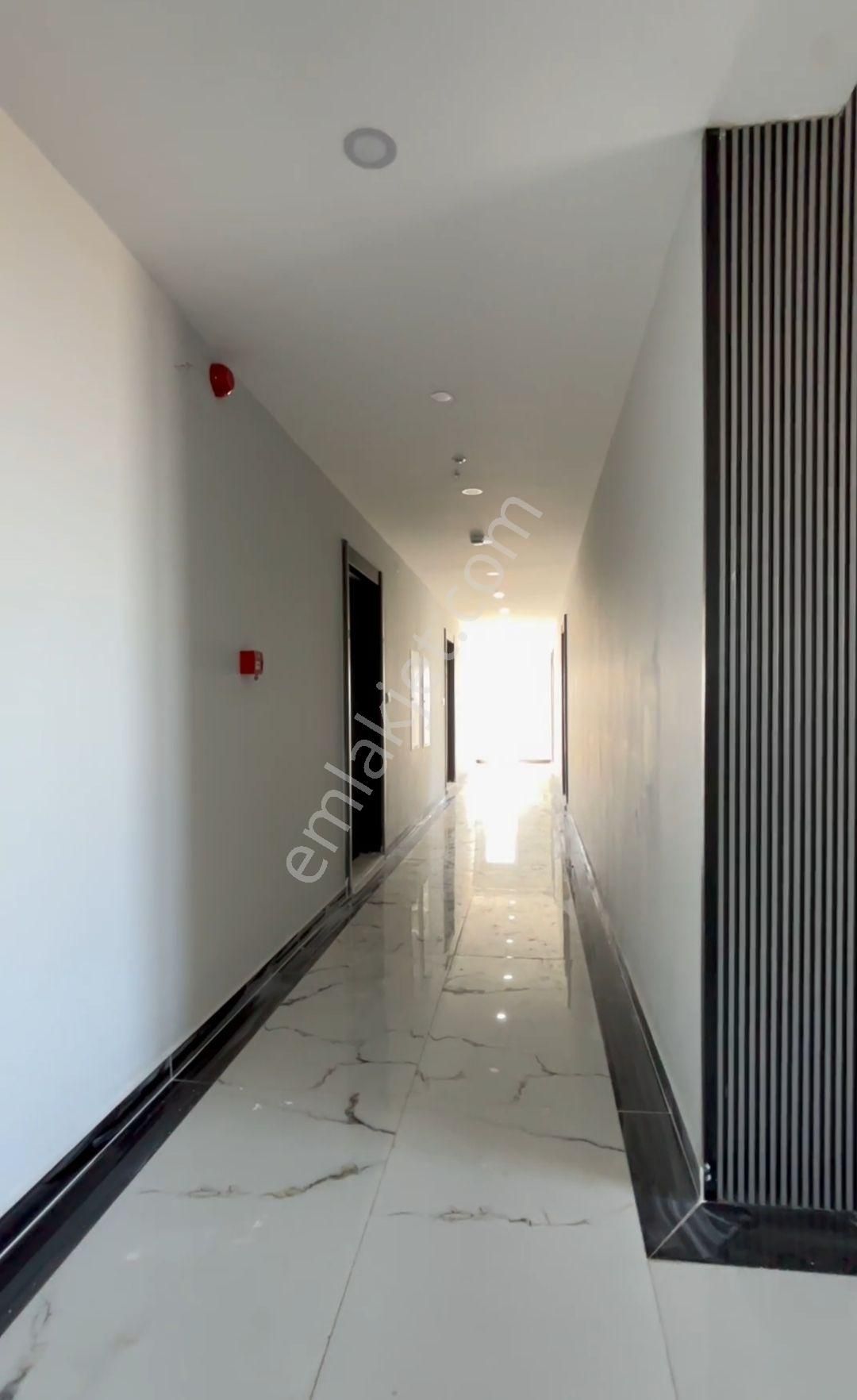 Havalimanı Dibinde Lara Plajlarına Yakın Yüzme Havuzlu Katta 1+1 Daire - Görsel 16