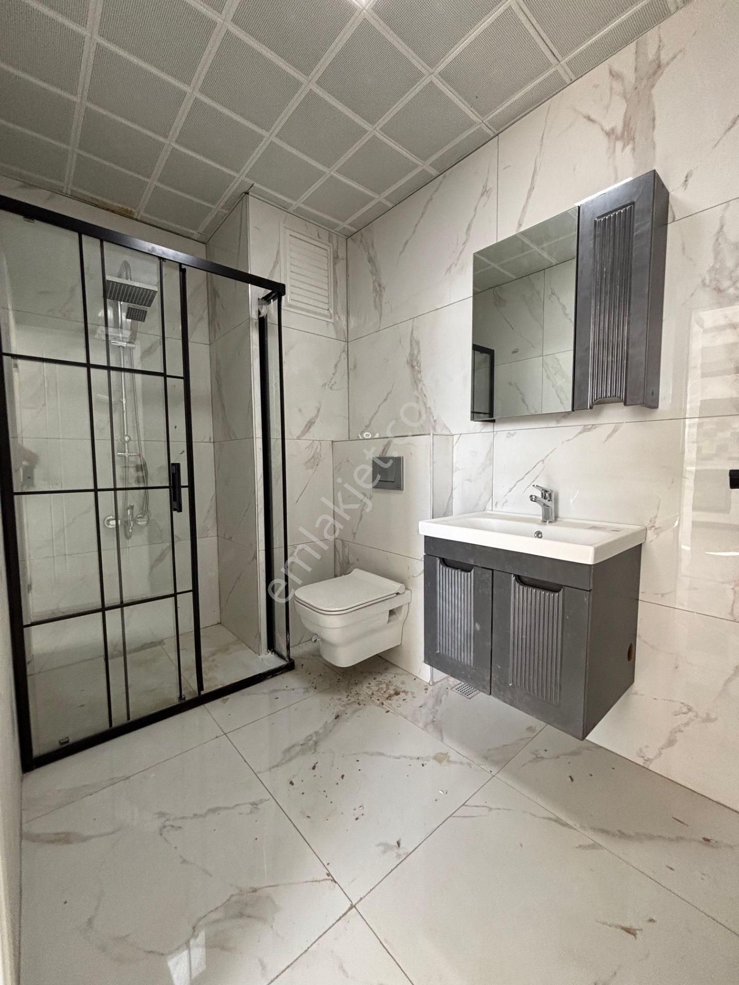 Havalimanı Dibinde Lara Plajlarına Yakın Yüzme Havuzlu Katta 1+1 Daire - Görsel 13