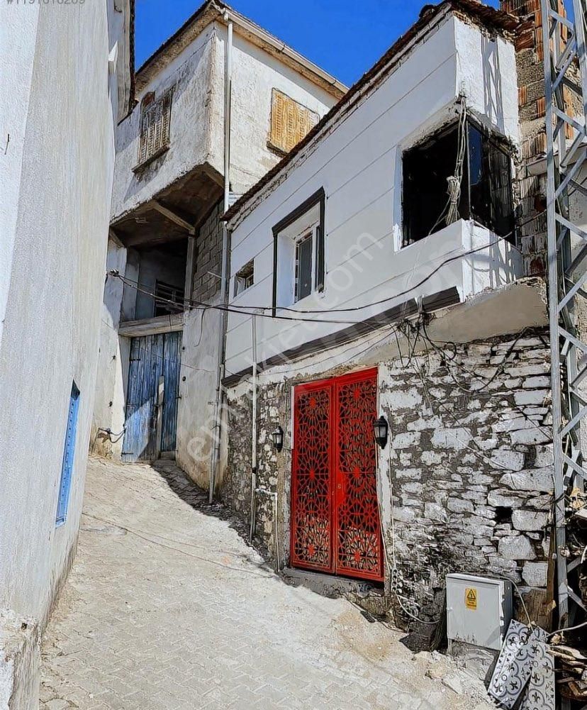 Seferihisar Beylikdüzü’nde Deniz Manzaralı Müstakil Ev