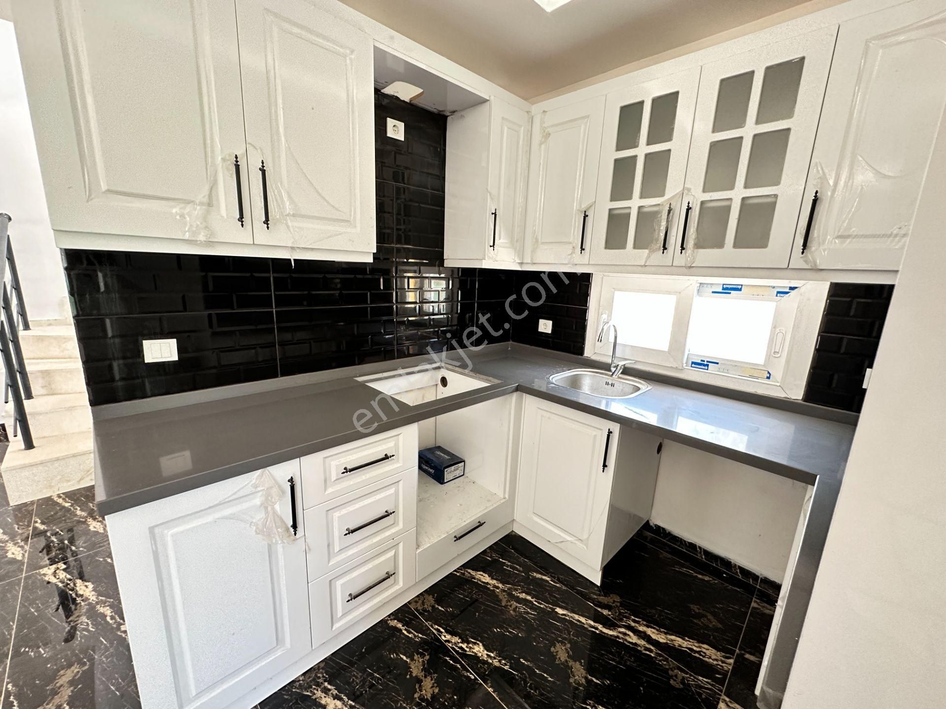 İzmir Seferihisar Doğanbey'de Plaja 650m Geniş Bahçeli Ferah Satılık 3+1 Villa - Görsel 13