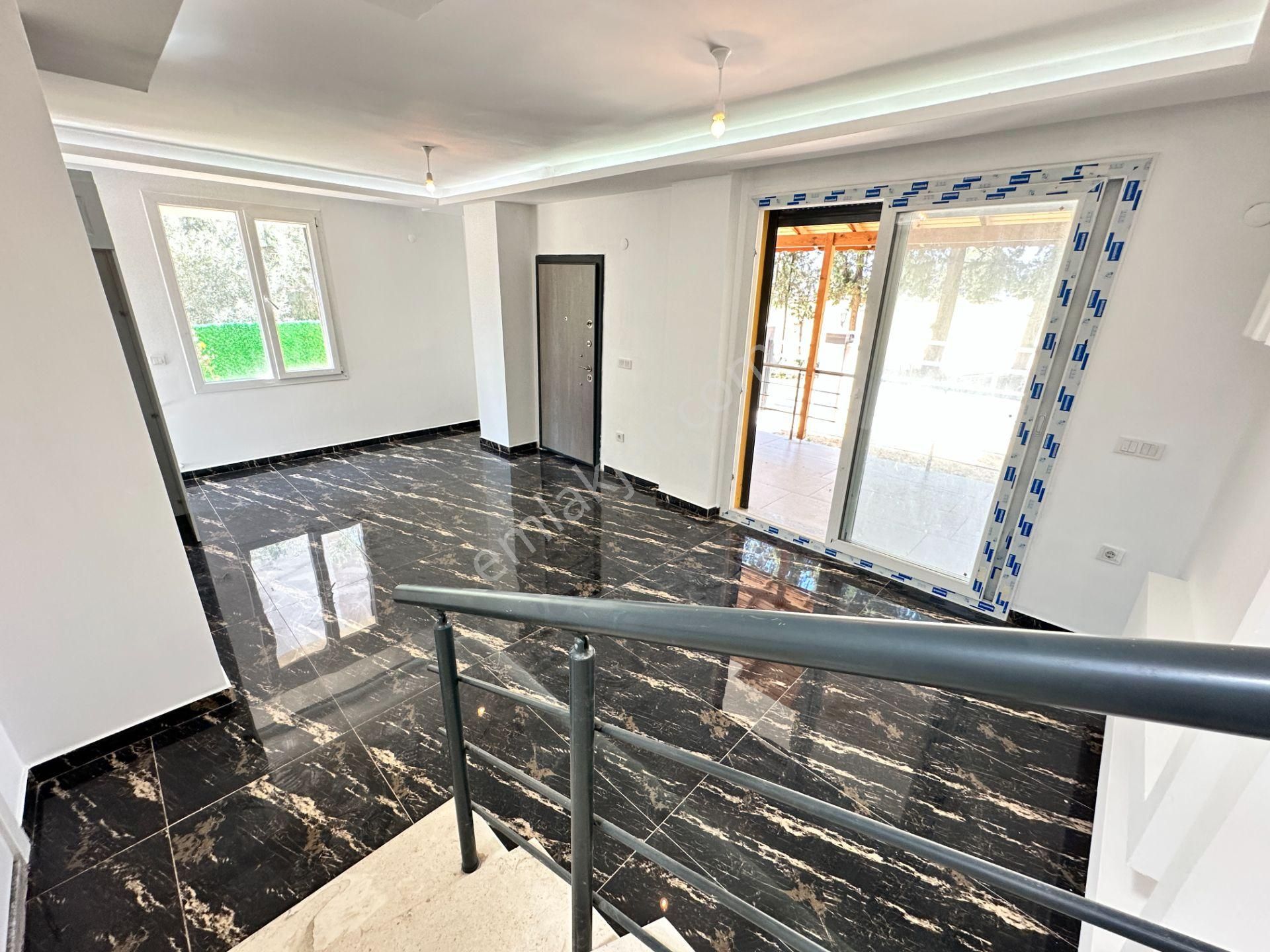 İzmir Seferihisar Doğanbey'de Plaja 650m Geniş Bahçeli Ferah Satılık 3+1 Villa - Görsel 14