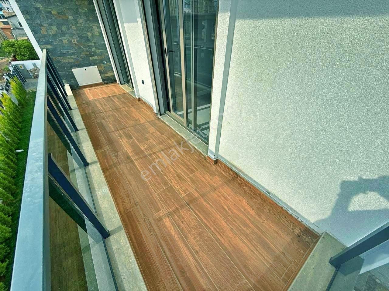 Uytundan Akçay'da Özel Otoparklı Sıfır 3+1 Lüks Villa - Görsel 8