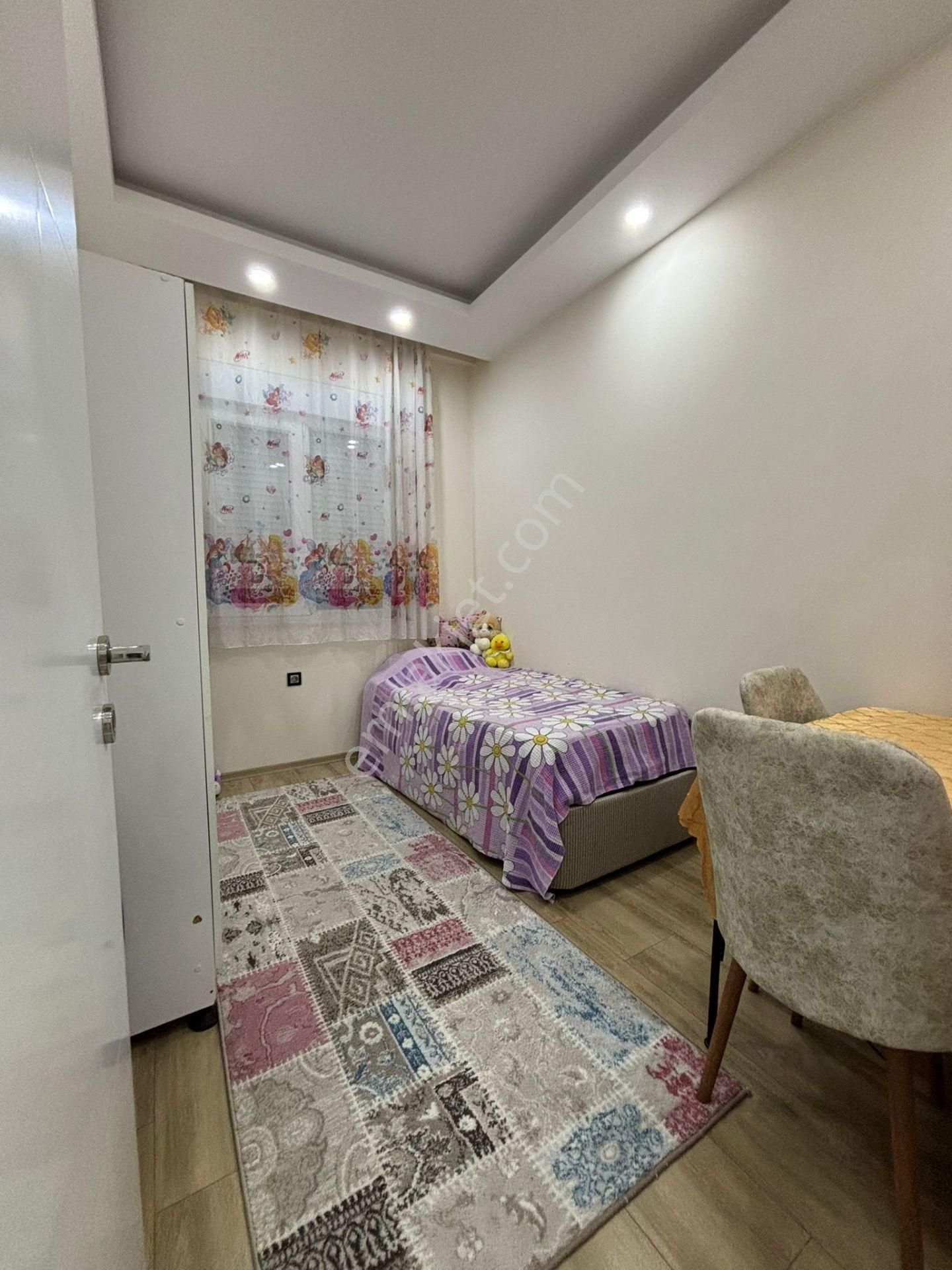 Tramvay Yakını Ebeveyn Banyolu Yüzme Havuzlu Katta Geniş 3+1 Daire - Görsel 16