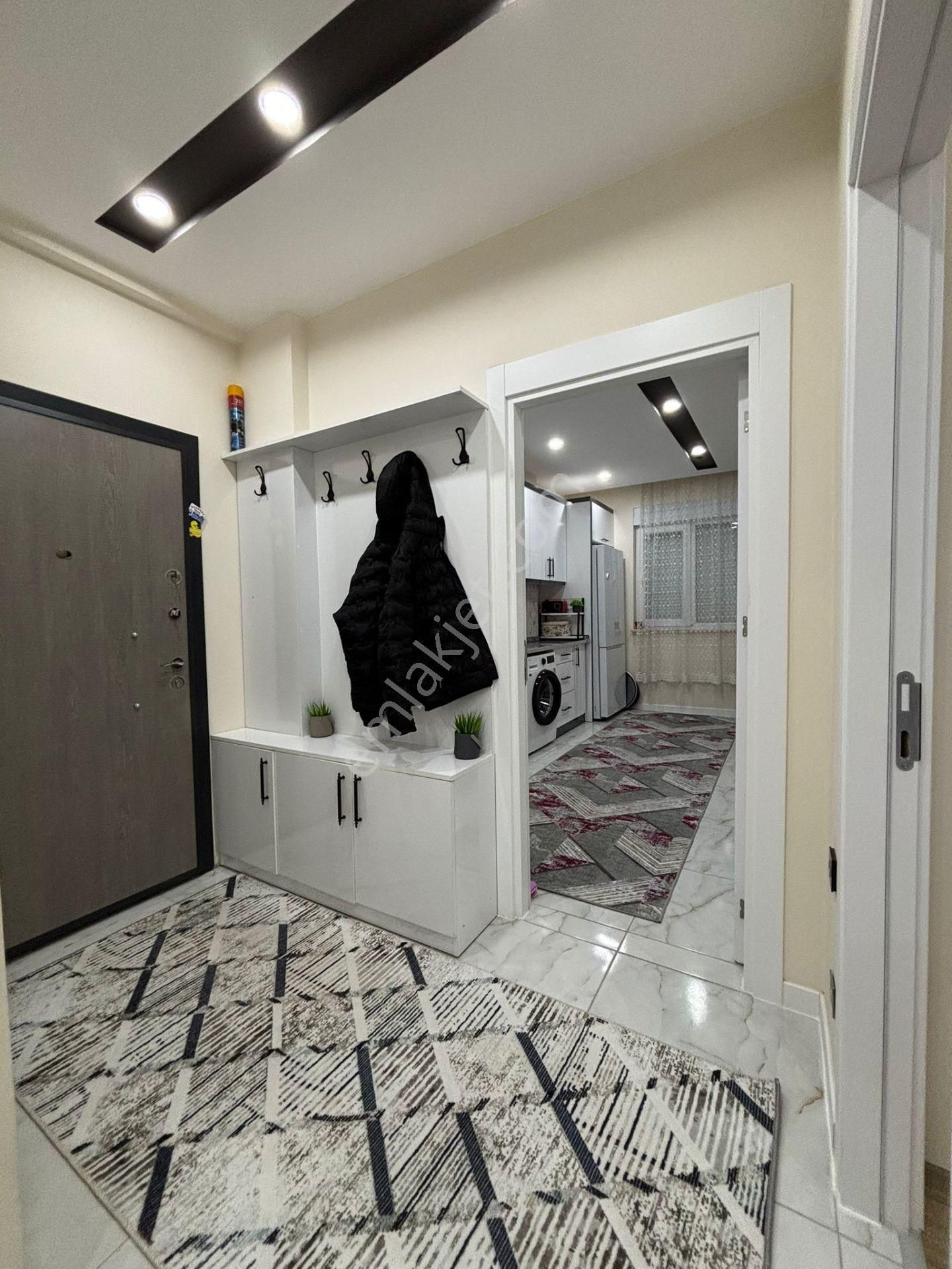 Tramvay Yakını Ebeveyn Banyolu Yüzme Havuzlu Katta Geniş 3+1 Daire - Görsel 19