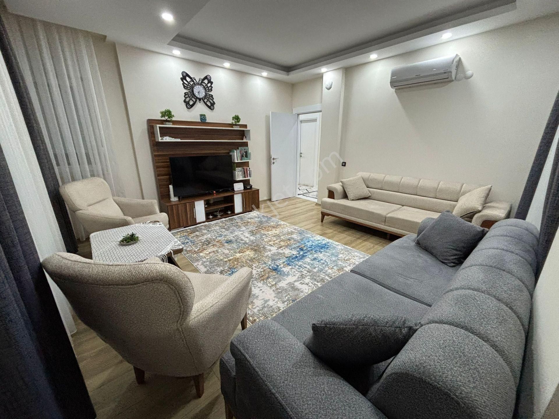 Tramvay Yakını Ebeveyn Banyolu Yüzme Havuzlu Katta Geniş 3+1 Daire - Görsel 4