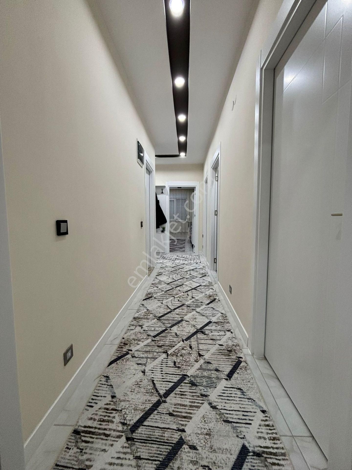 Tramvay Yakını Ebeveyn Banyolu Yüzme Havuzlu Katta Geniş 3+1 Daire - Görsel 21