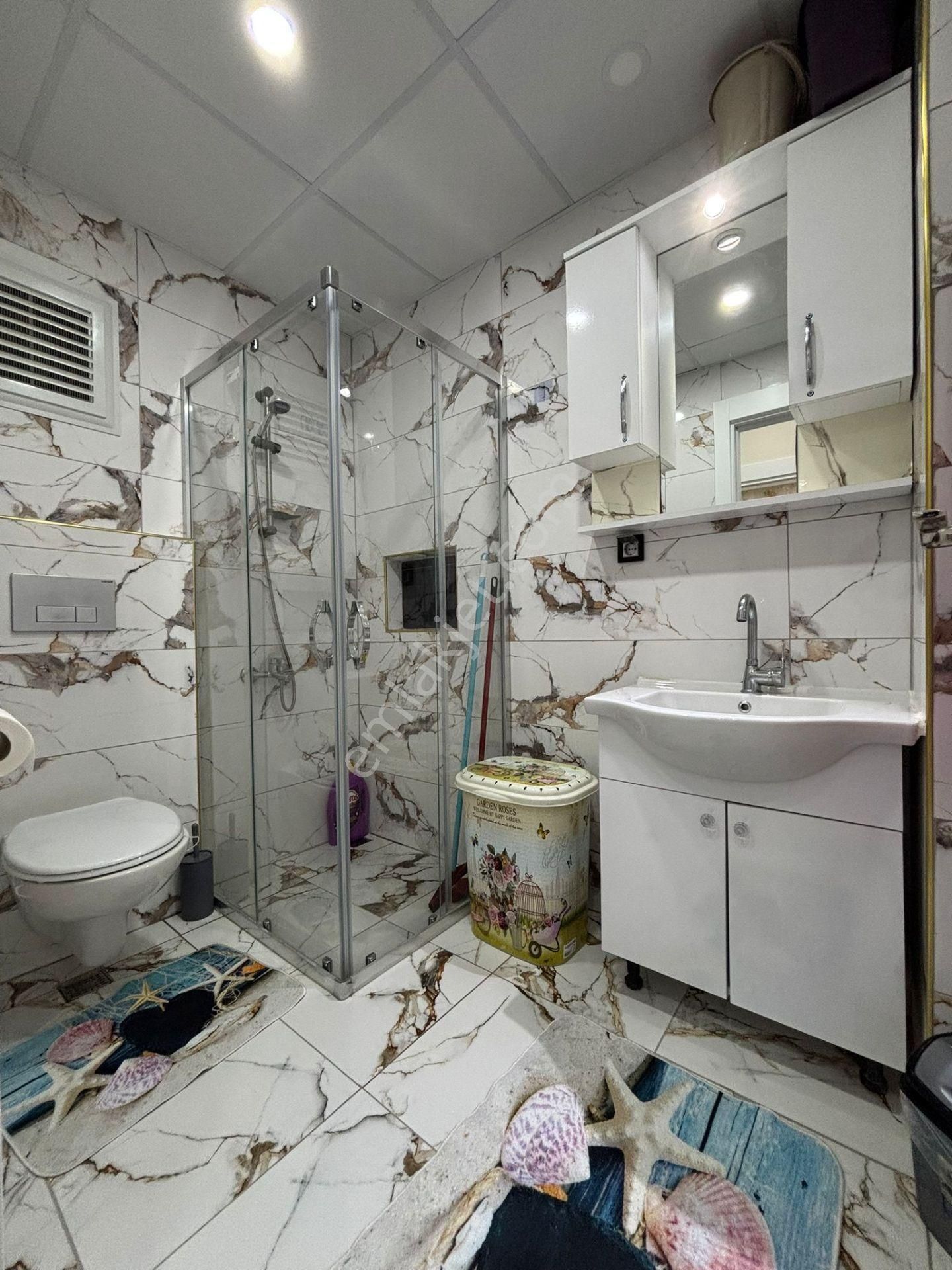 Tramvay Yakını Ebeveyn Banyolu Yüzme Havuzlu Katta Geniş 3+1 Daire - Görsel 18