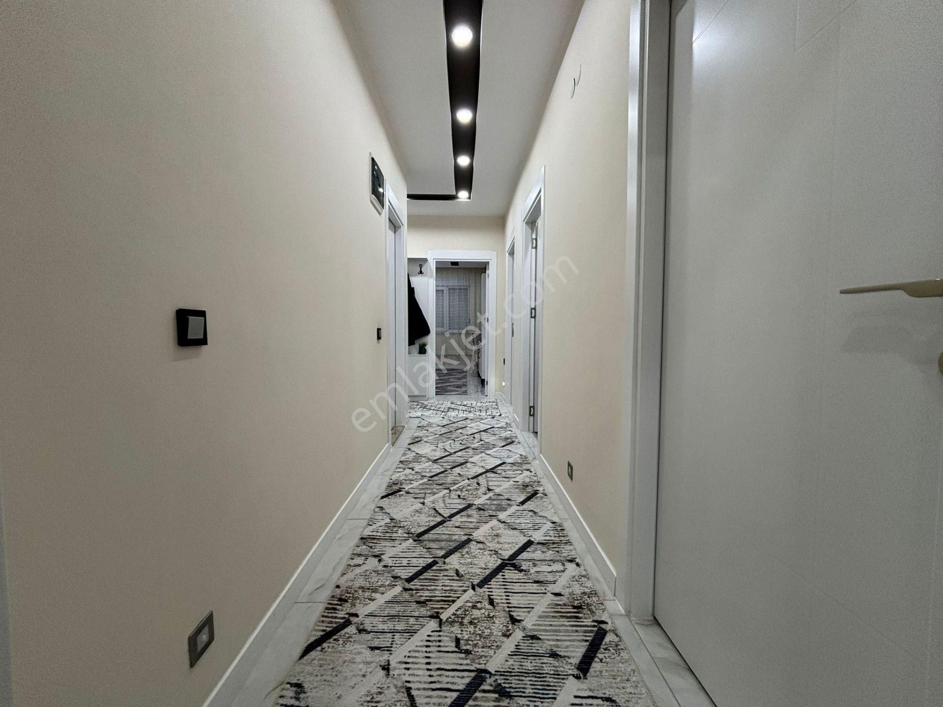 Tramvay Yakını Ebeveyn Banyolu Yüzme Havuzlu Katta Geniş 3+1 Daire - Görsel 22