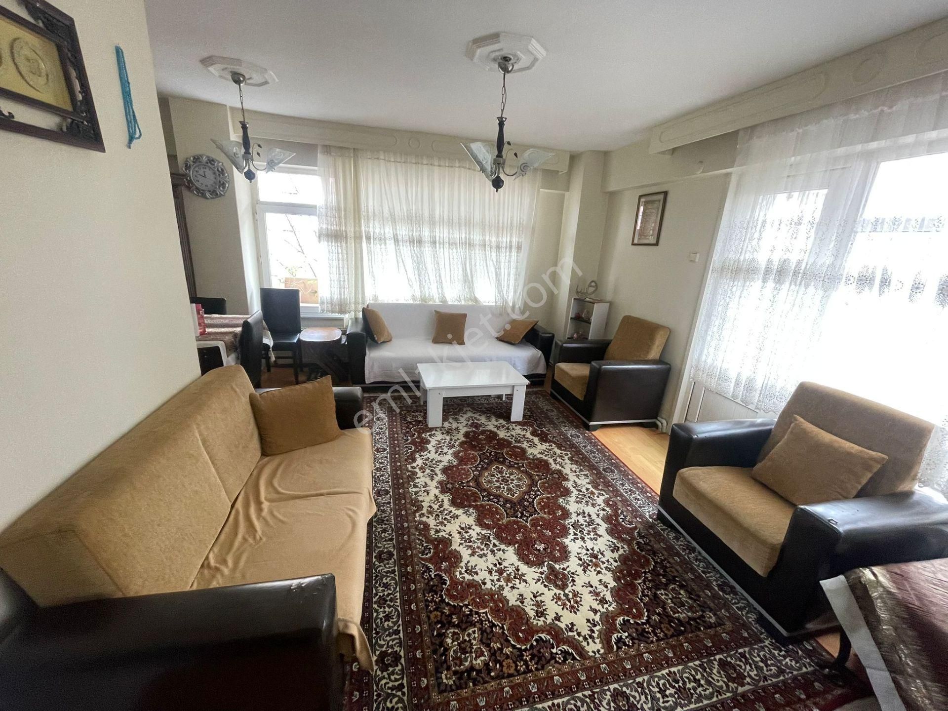 Emlak Dünyasından Full Eşyalı Site İçi Ara Katta Geniş Aileye Uygun Kullanışlı 3+1 - Görsel 2