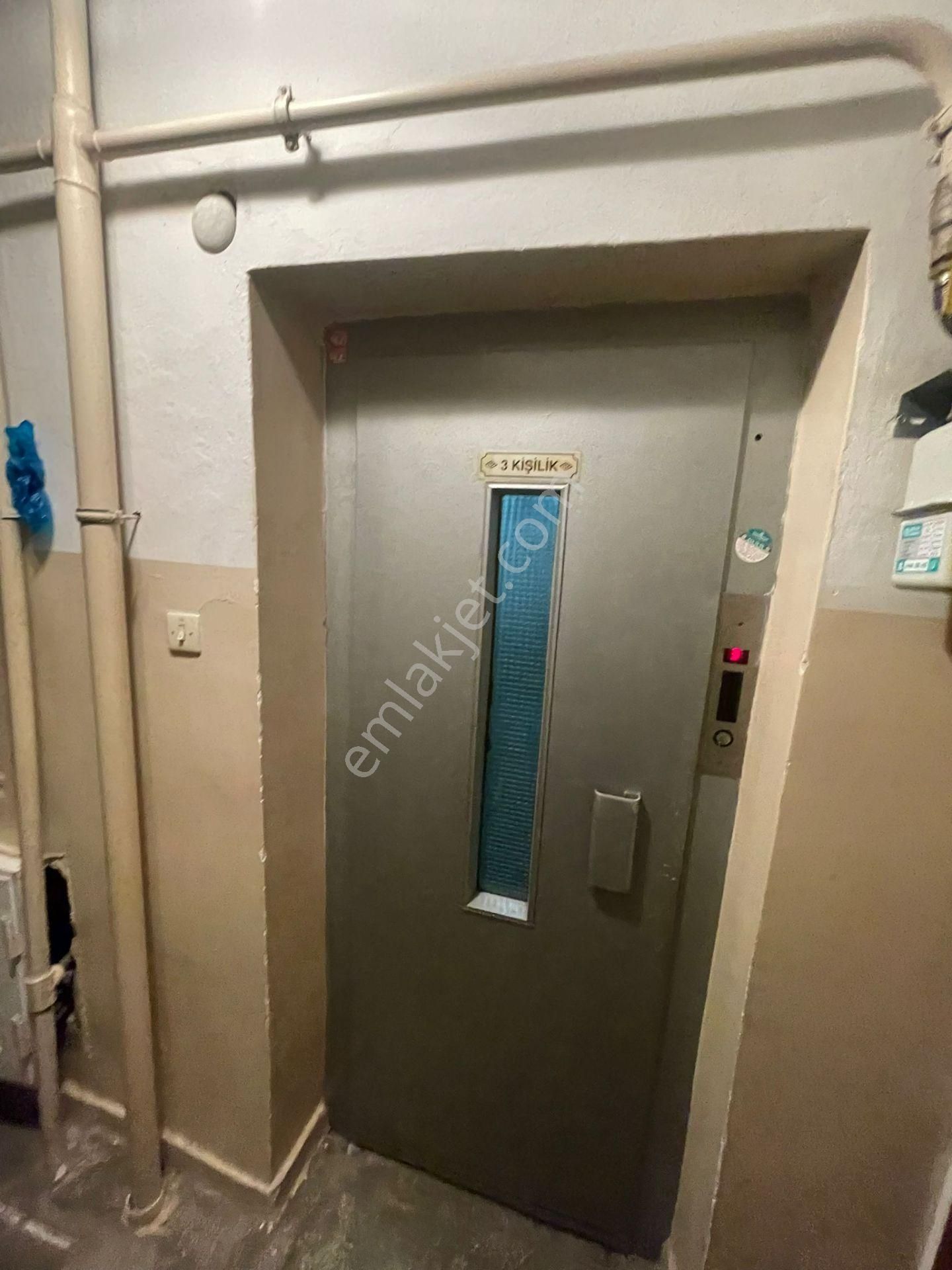 Emlak Dünyasından Full Eşyalı Site İçi Ara Katta Geniş Aileye Uygun Kullanışlı 3+1 - Görsel 27