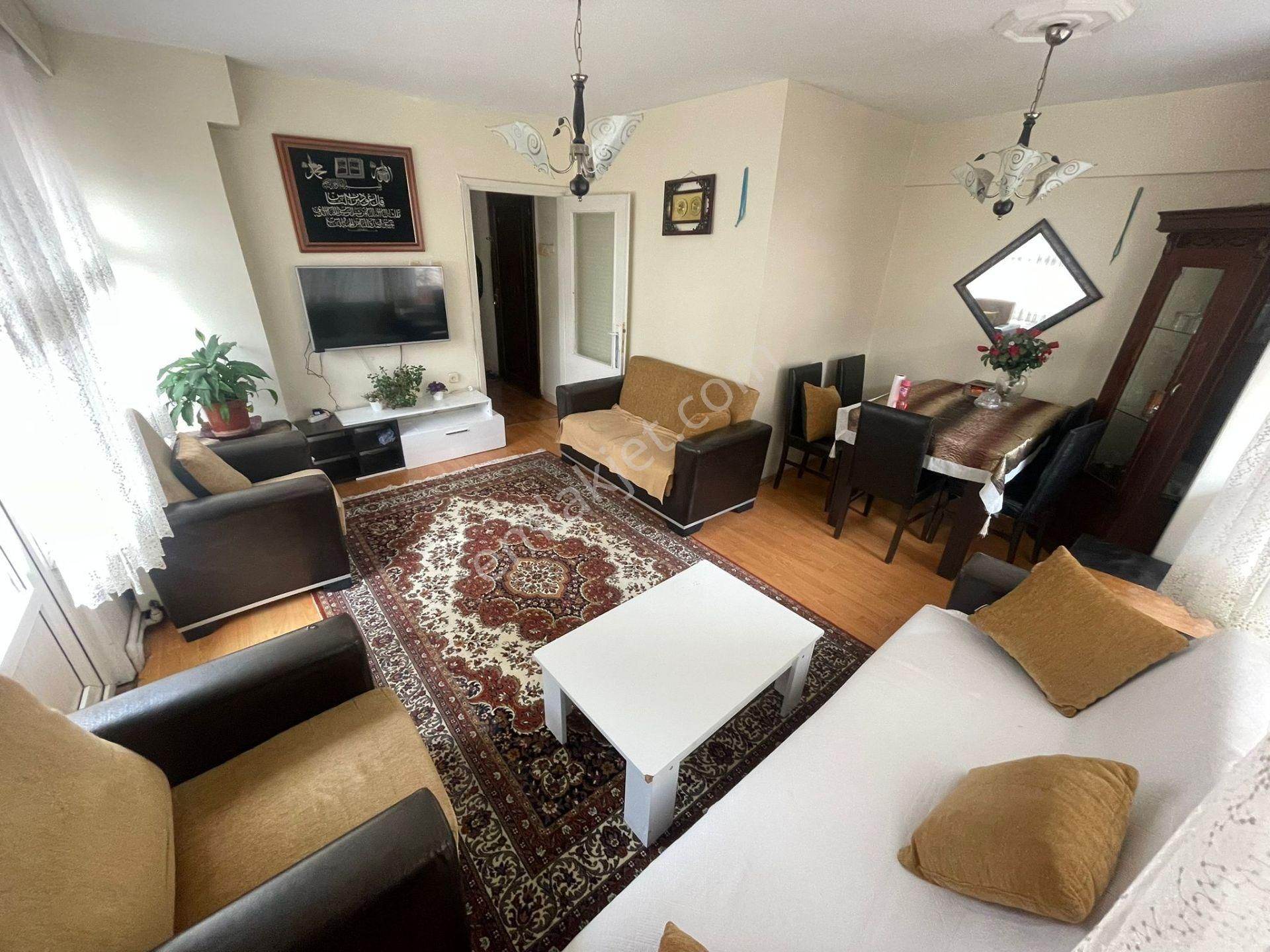 Emlak Dünyasından Full Eşyalı Site İçi Ara Katta Geniş Aileye Uygun Kullanışlı 3+1 - Görsel 3