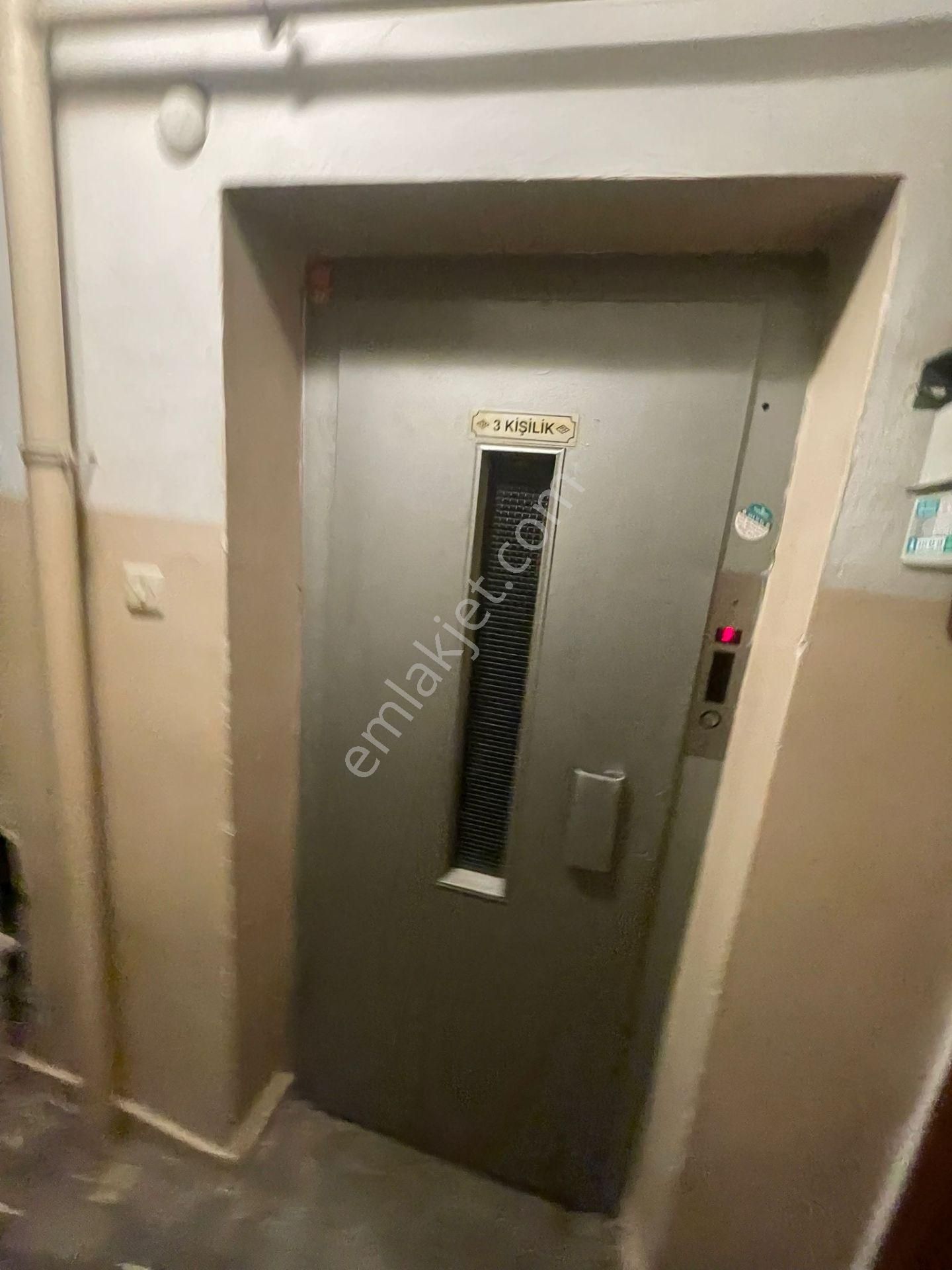 Emlak Dünyasından Full Eşyalı Site İçi Ara Katta Geniş Aileye Uygun Kullanışlı 3+1 - Görsel 28