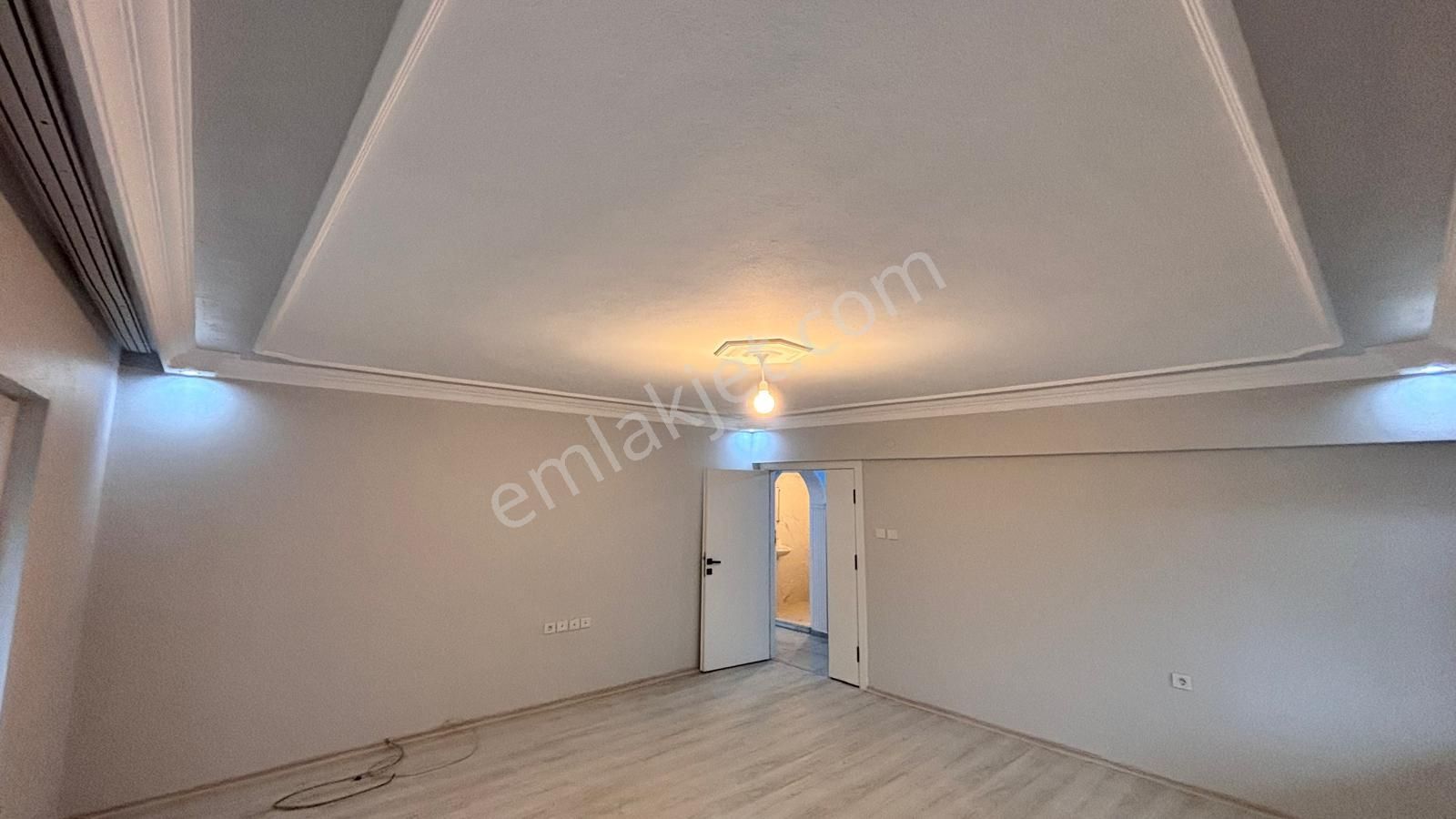 Barış Mahallesi Fsm Metroya 50 Metre 3+1 Kombili Daire - Görsel 4