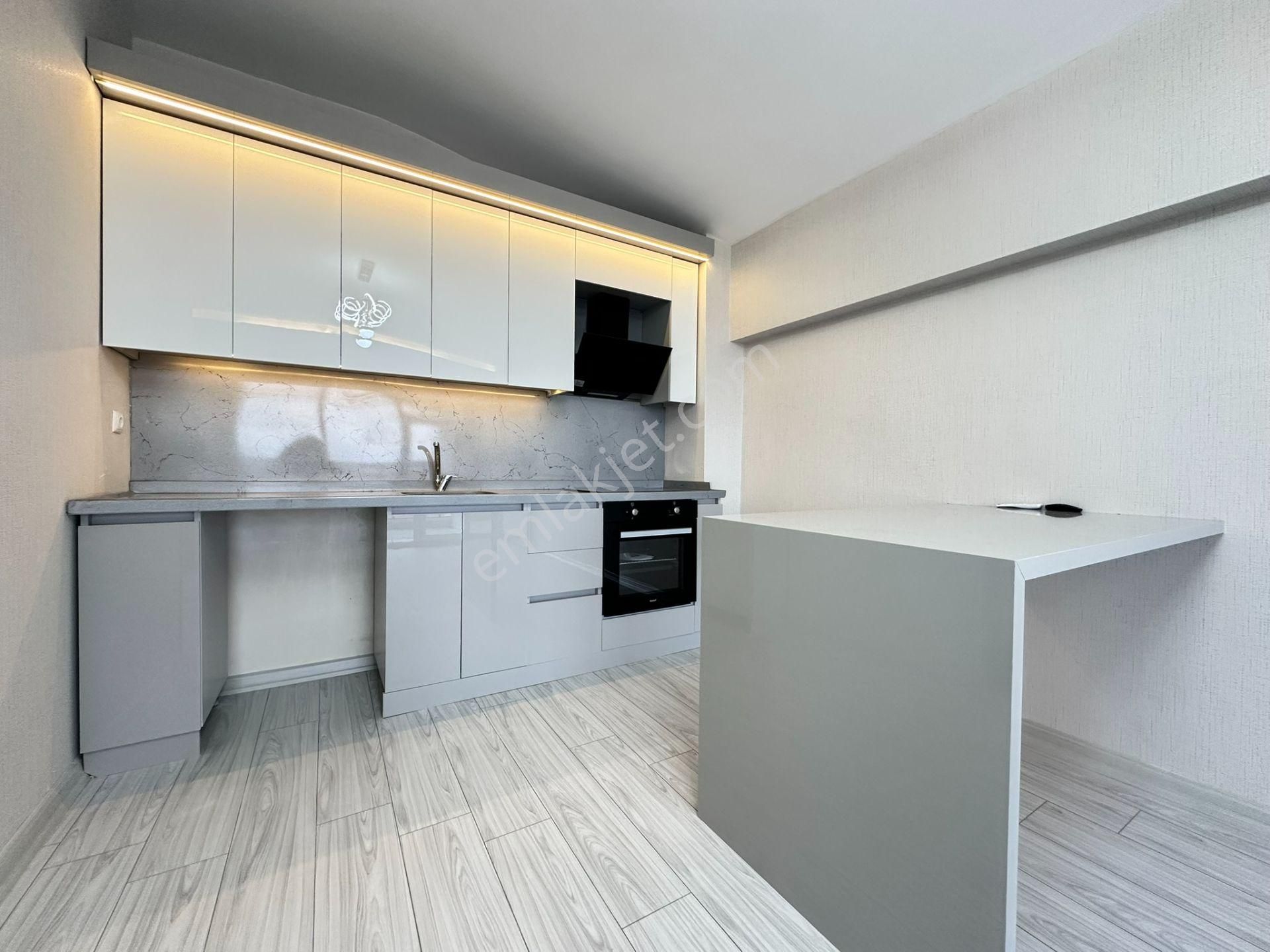 Pursaklar Mehmet Zengin Emlak'tan Otoparklı 3 Banyolu 2 Mutfaklı 3.kat Dubleks Daire - Görsel 14