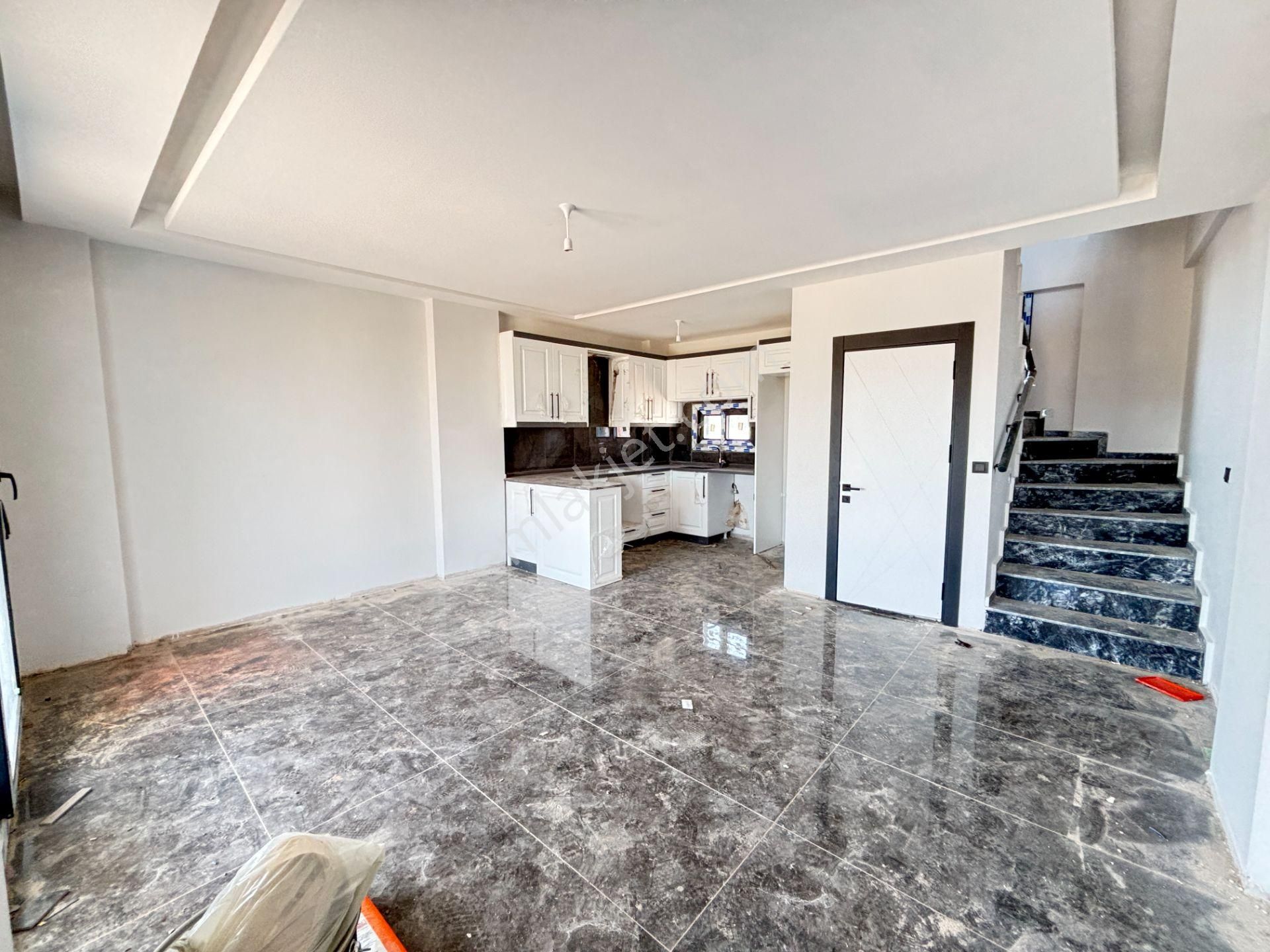 İzmir Seferihisar Cumhuriyet’de Güzel Konuma Sahip 3+1 Tripleks Yazlık Villa - Görsel 14