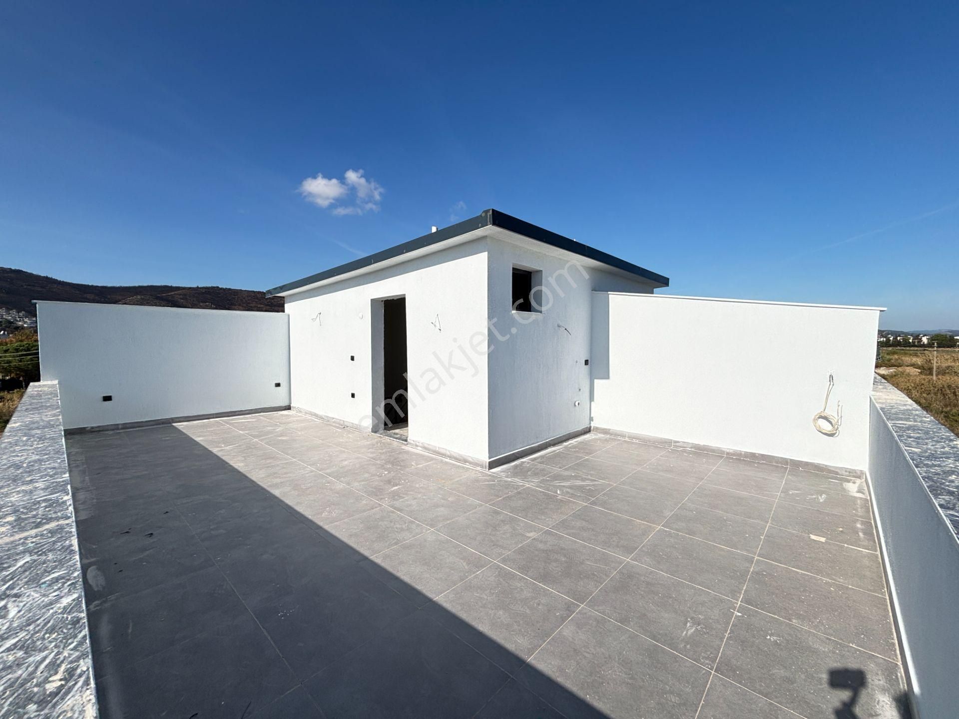 İzmir Seferihisar Cumhuriyet’de Güzel Konuma Sahip 3+1 Tripleks Yazlık Villa - Görsel 34