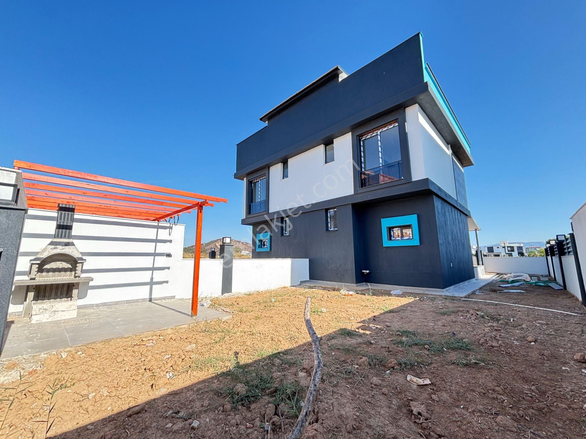 İzmir Seferihisar Cumhuriyet’de Güzel Konuma Sahip 3+1 Tripleks Yazlık Villa - Görsel 9